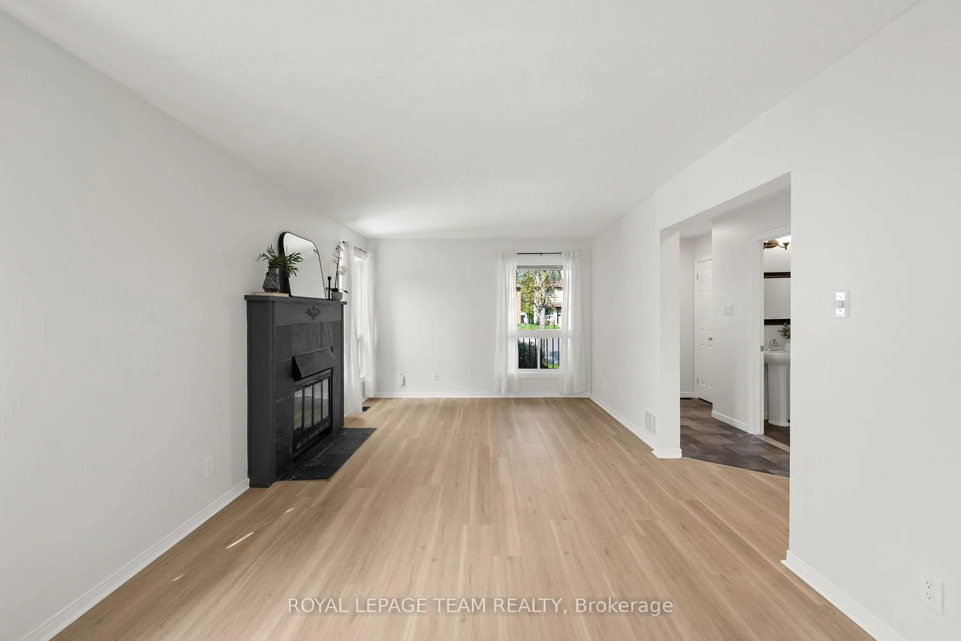 Photo 10 of 93 Hewitt Way, Ottawa, Kanata - Katimavik — HOMEH