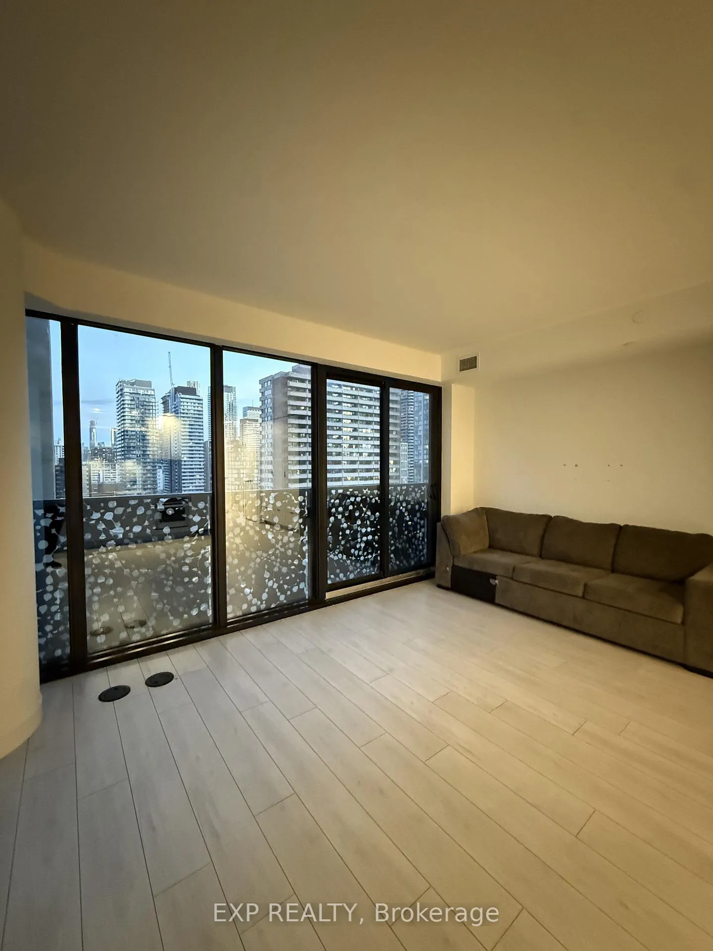 Photo 17 of Unit 1503, 55 Charles Street E, Toronto, Church-Yonge Corridor — HOMEH