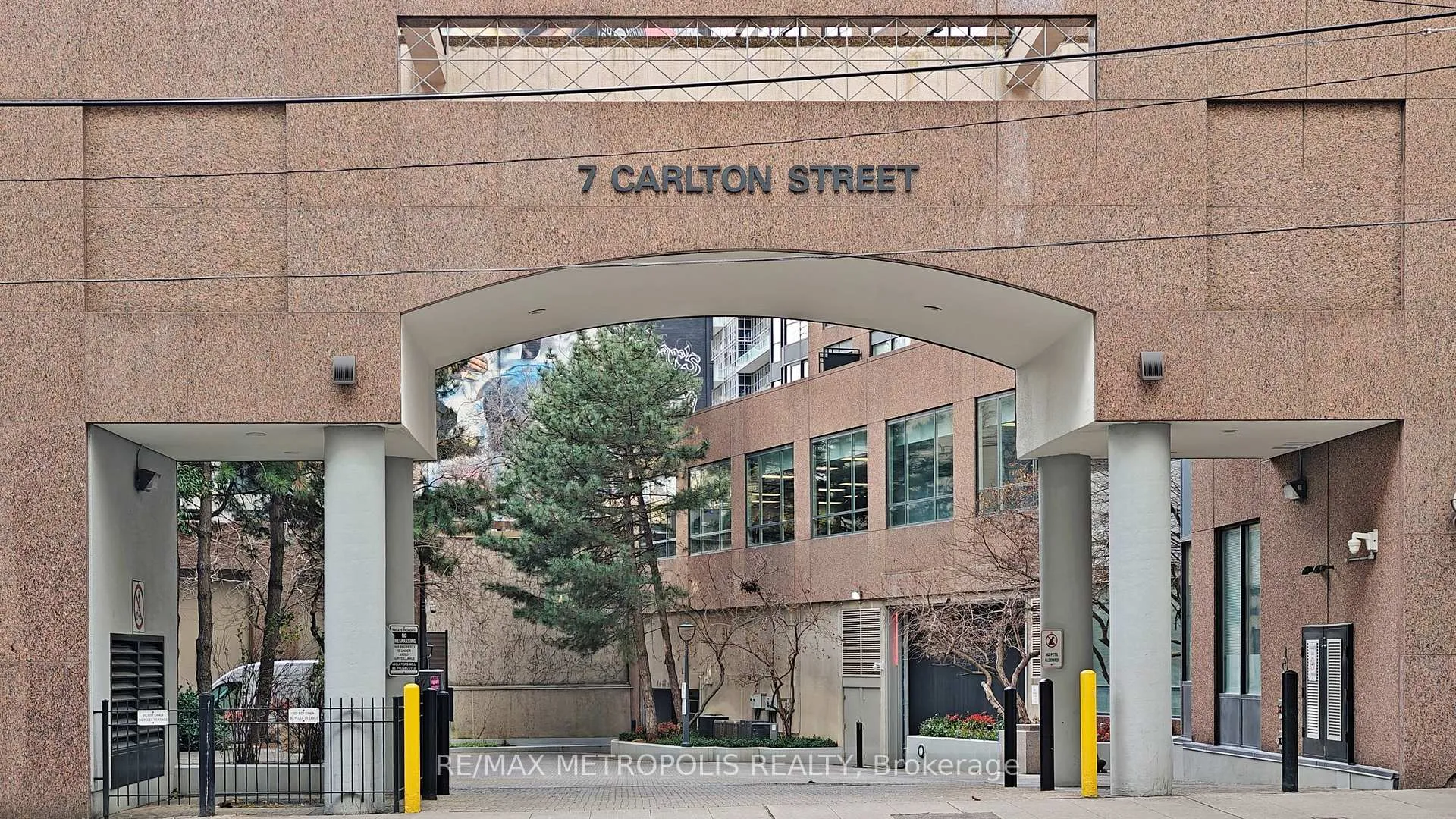 Photo 2 of Unit 311, 7 Carlton Street, Toronto, Church-Yonge Corridor — HOMEH