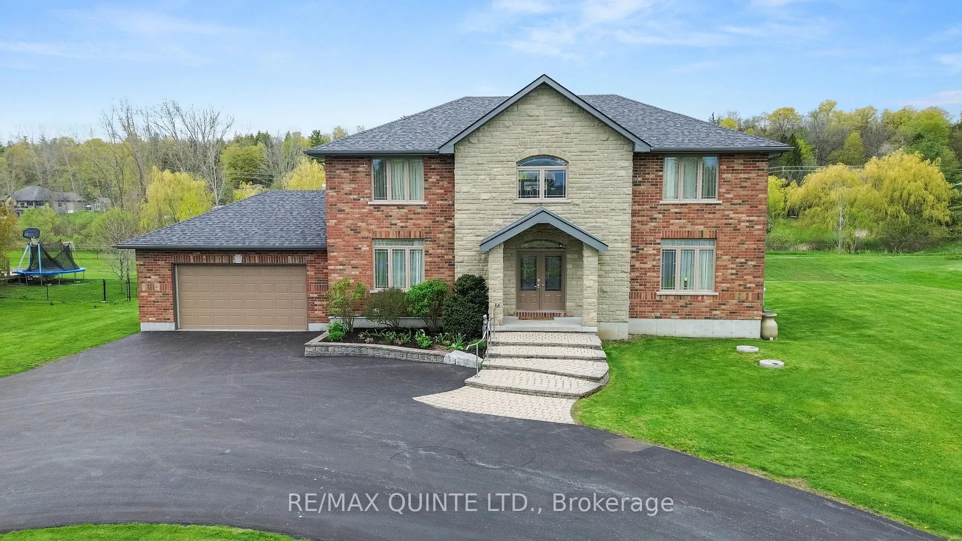 Front of 39 Deerfield Court