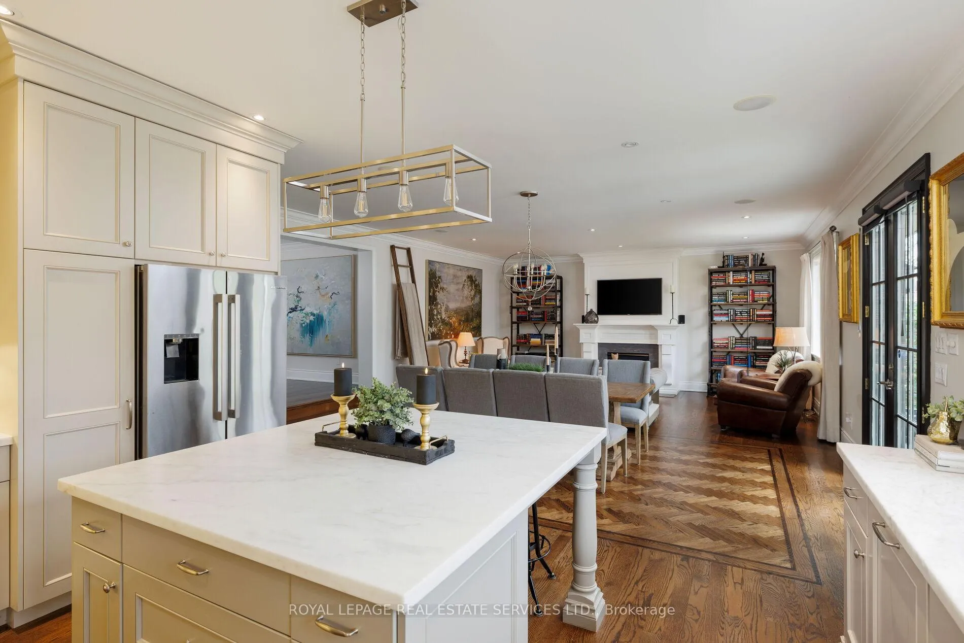 Photo 10 of 23 Glenmanor Drive, Oakville, Central — HOMEH