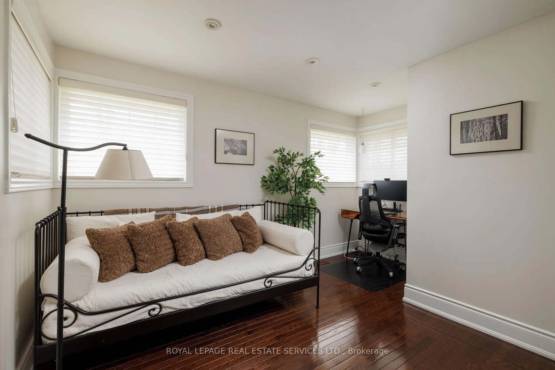 Photo 19 of 23 Glenmanor Drive, Oakville, Central — HOMEH