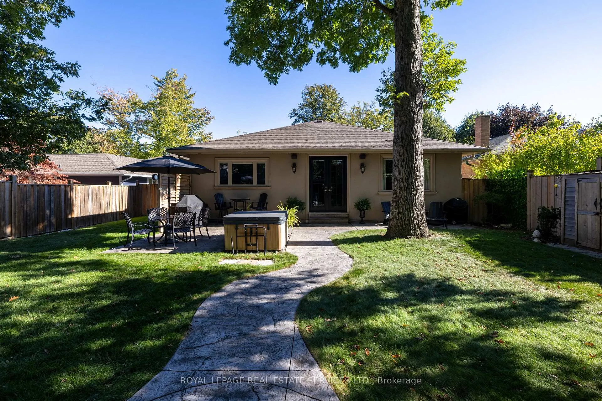 Photo 36 of 23 Glenmanor Drive, Oakville, Central — HOMEH