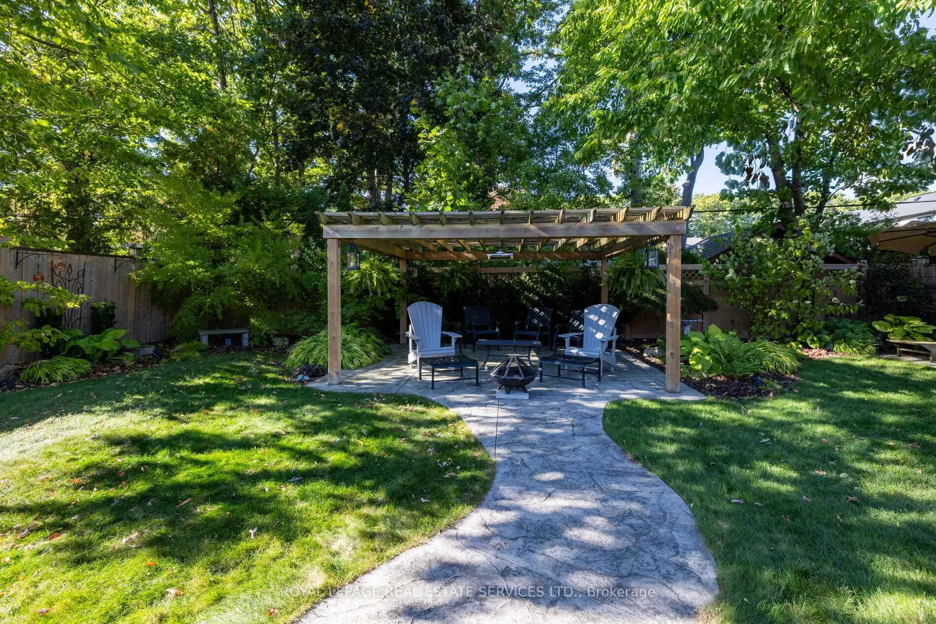 Photo 42 of 23 Glenmanor Drive, Oakville, Central — HOMEH