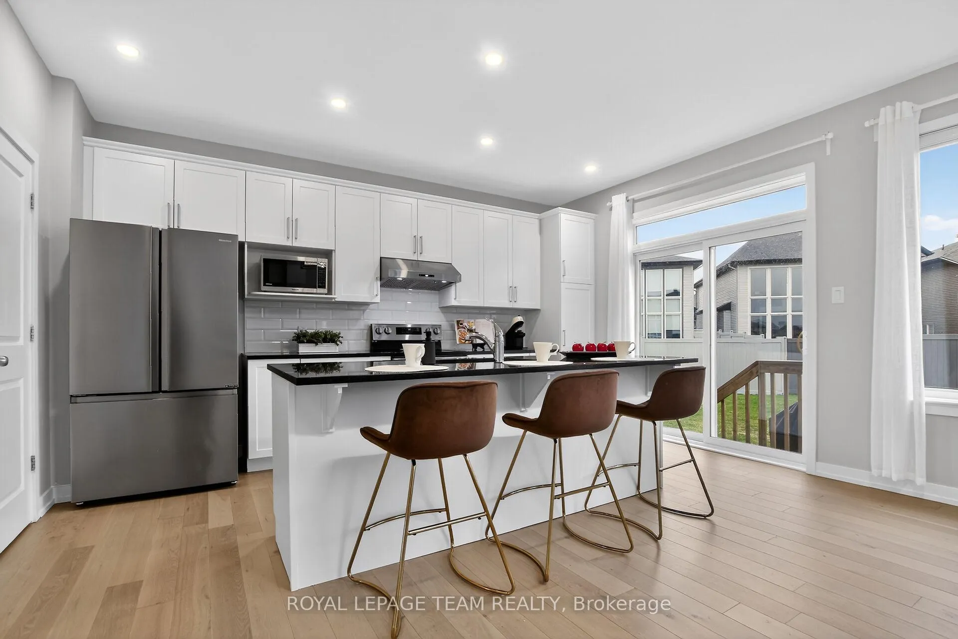 Photo 2 of 408 Gidran Circle, Ottawa, Kanata - Emerald Meadows/Trailwest — HOMEH