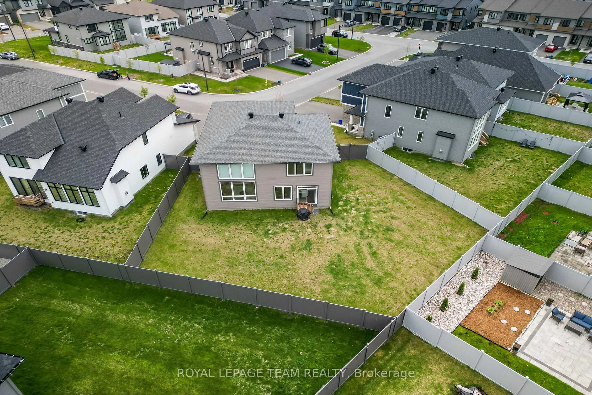 Photo 46 of 408 Gidran Circle, Ottawa, Kanata - Emerald Meadows/Trailwest — HOMEH