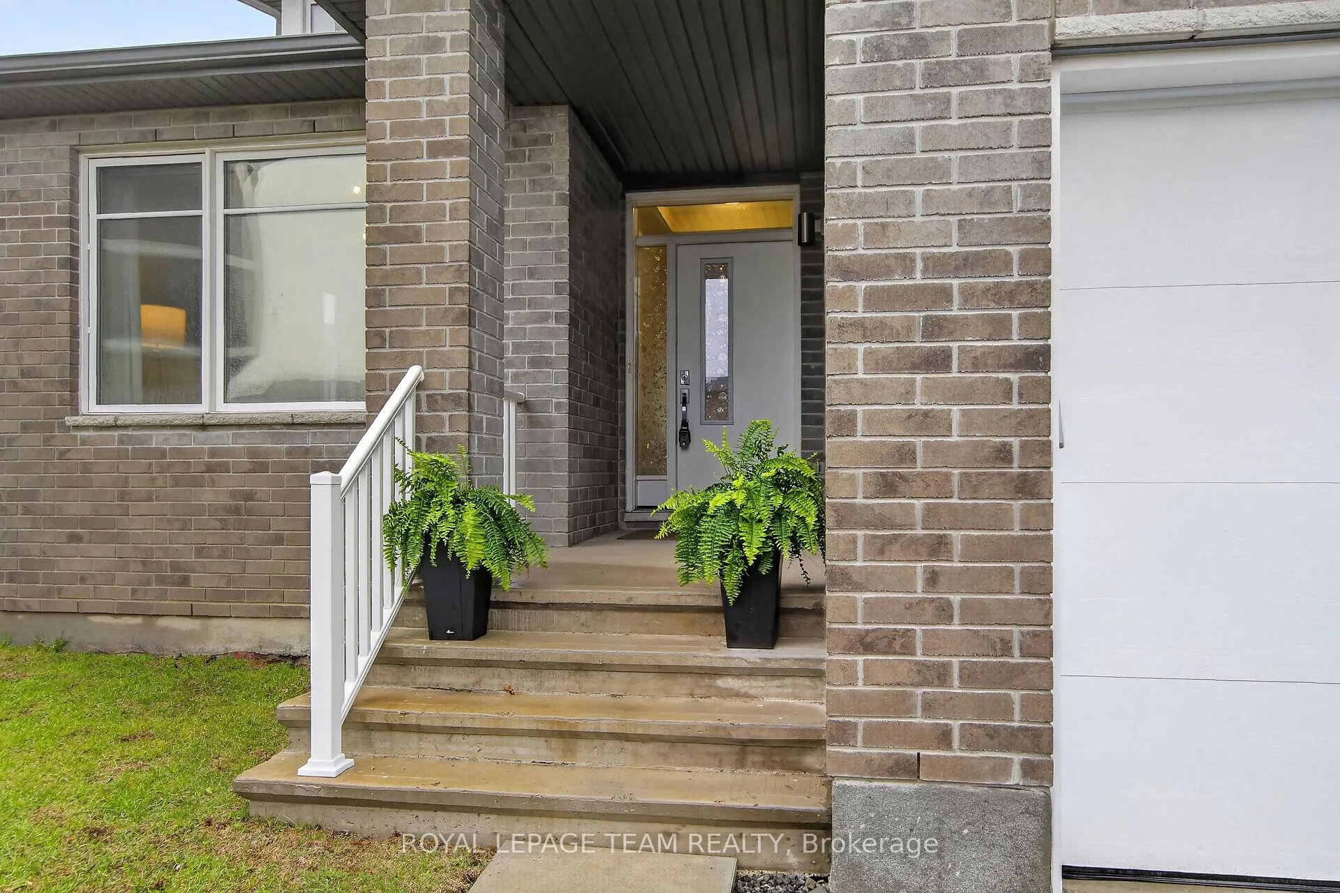 Photo 6 of 408 Gidran Circle, Ottawa, Kanata - Emerald Meadows/Trailwest — HOMEH
