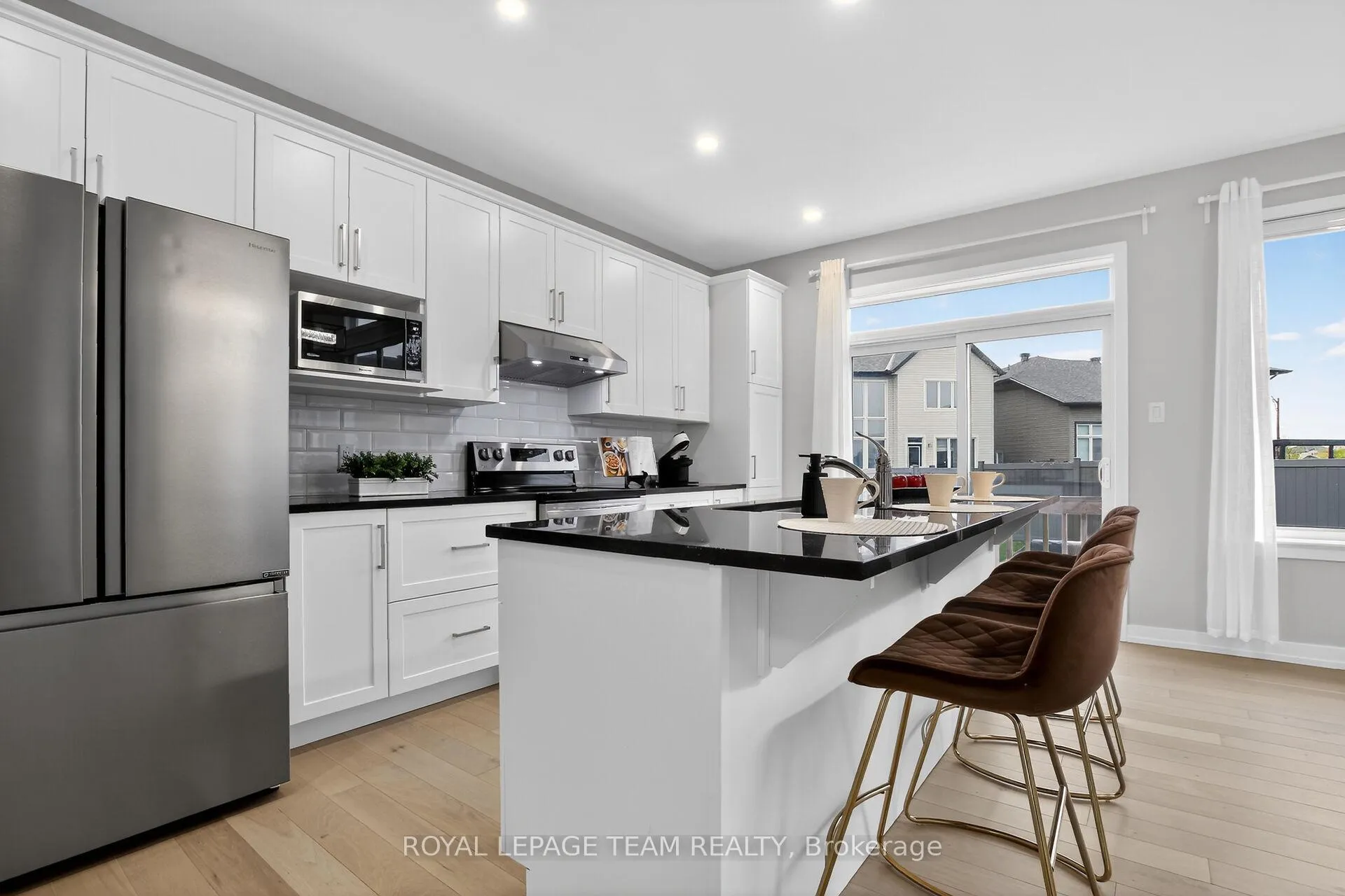 Photo 13 of 408 Gidran Circle, Ottawa, Kanata - Emerald Meadows/Trailwest — HOMEH
