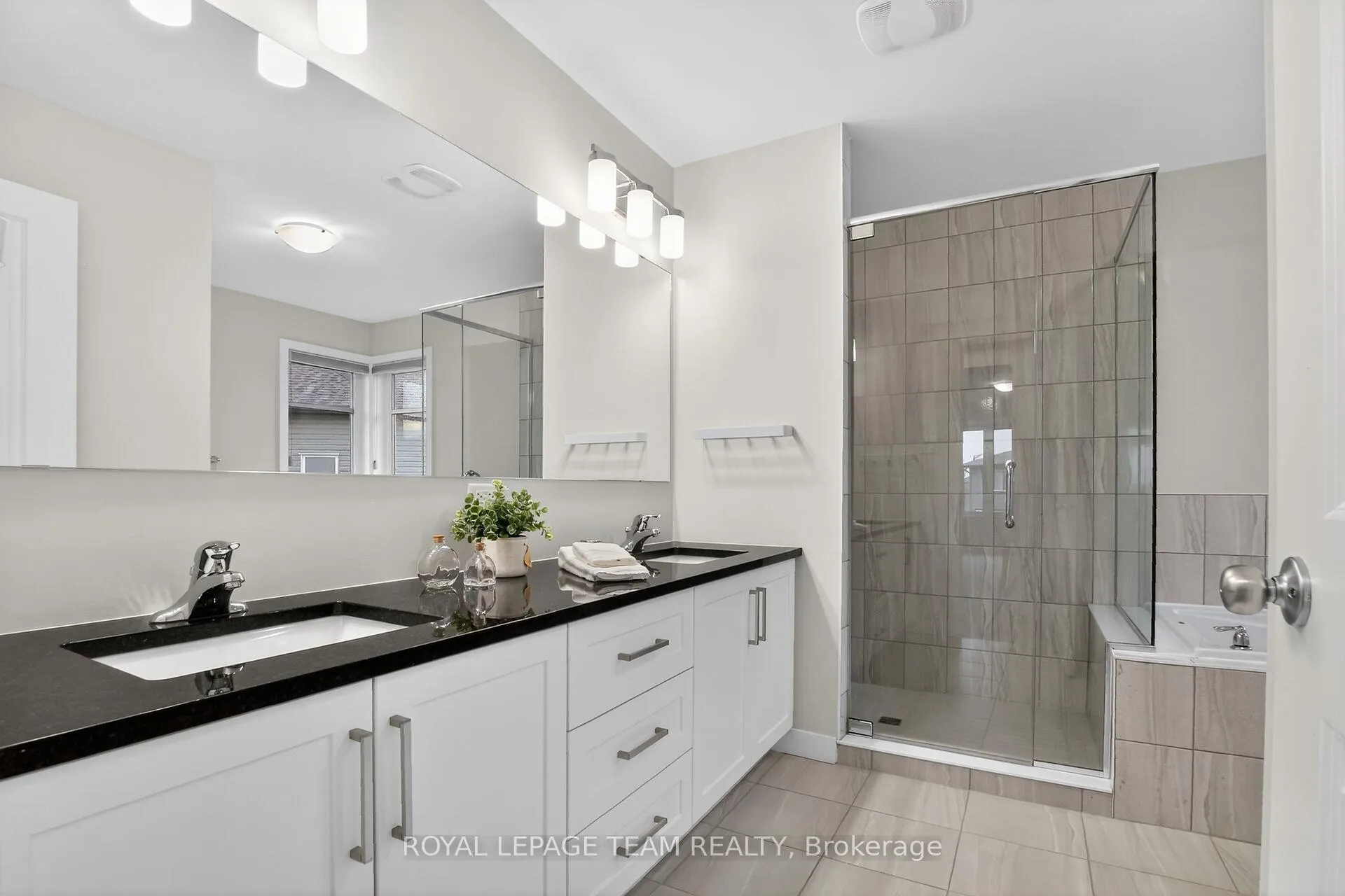 Photo 31 of 408 Gidran Circle, Ottawa, Kanata - Emerald Meadows/Trailwest — HOMEH