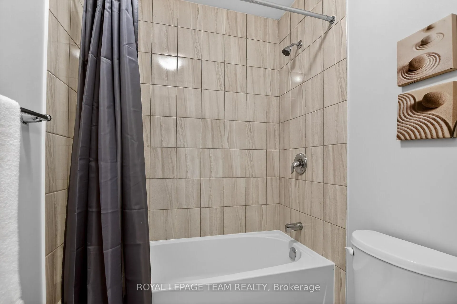 Photo 42 of 408 Gidran Circle, Ottawa, Kanata - Emerald Meadows/Trailwest — HOMEH