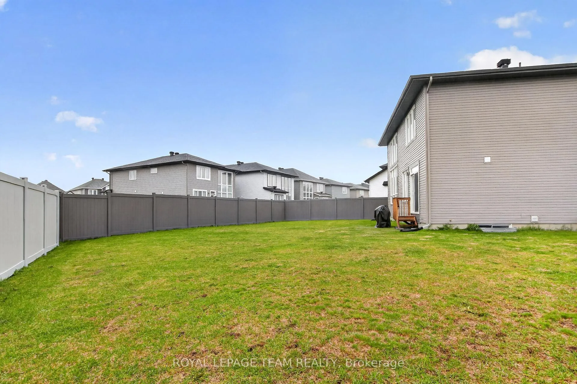 Photo 44 of 408 Gidran Circle, Ottawa, Kanata - Emerald Meadows/Trailwest — HOMEH
