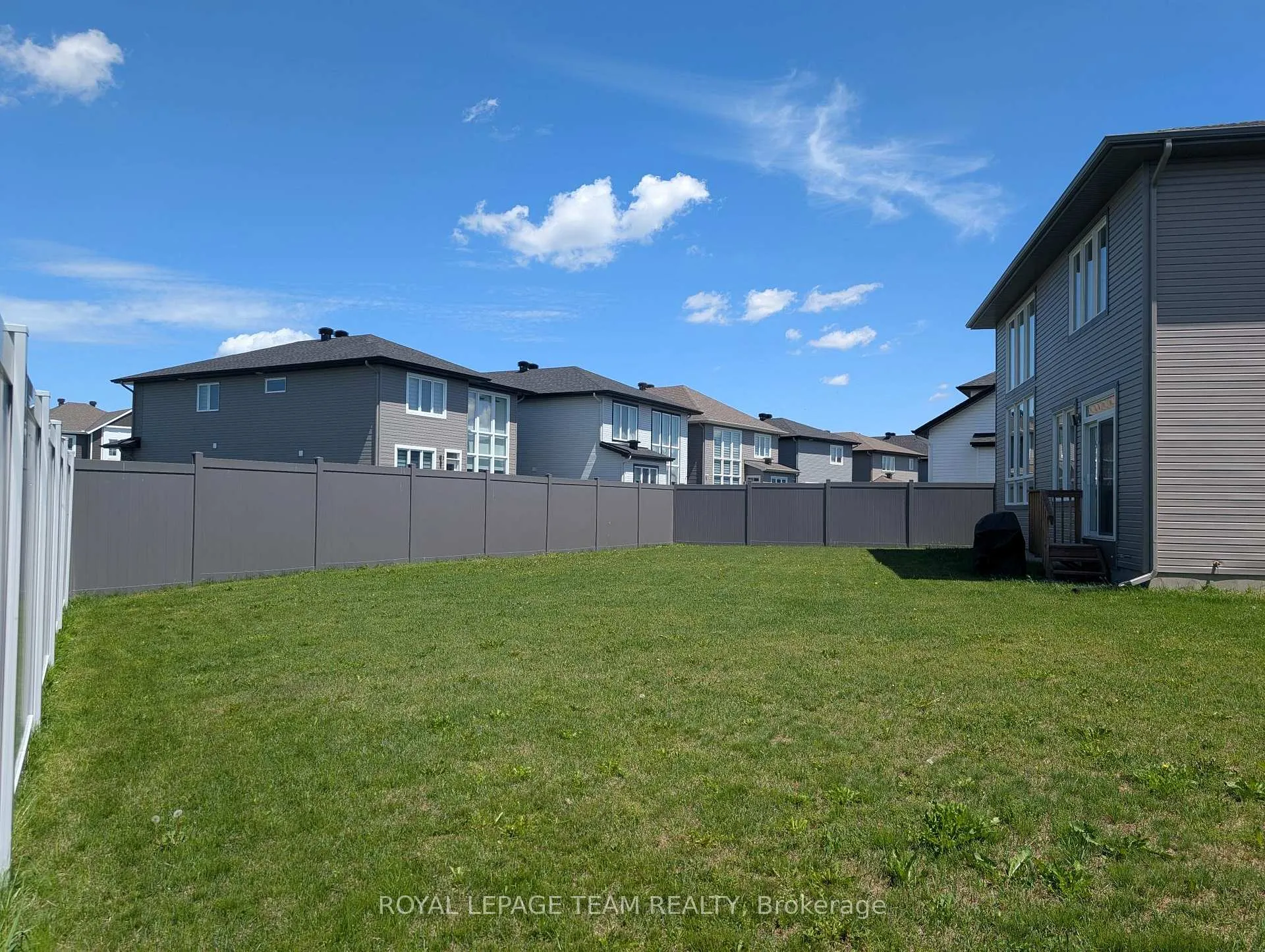 Photo 1 of 408 Gidran Circle, Ottawa, Kanata - Emerald Meadows/Trailwest — HOMEH