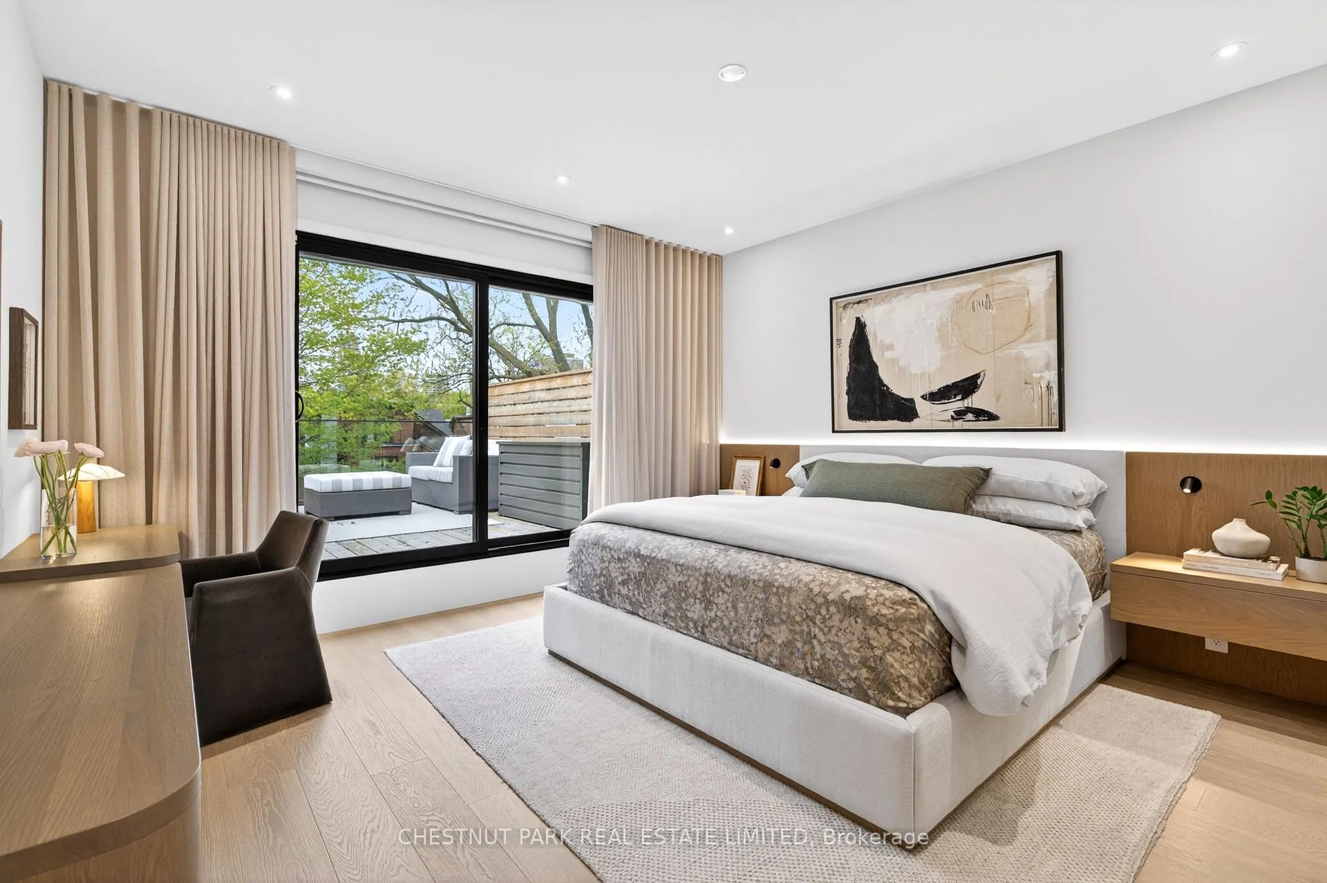 Photo 25 of 90 Macpherson Avenue, Toronto, The Annex — HOMEH