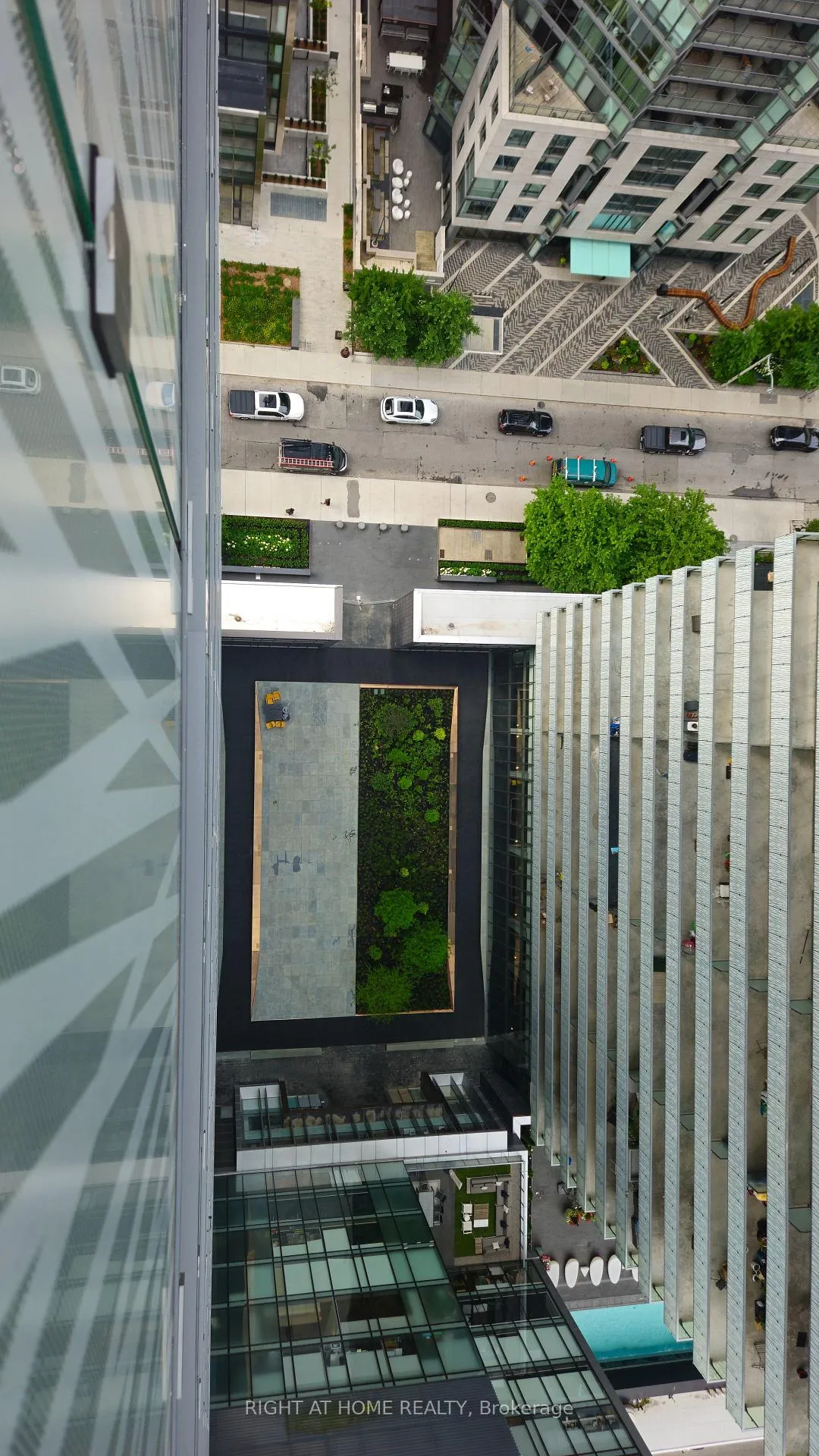 Photo 5 of Unit 3405, 50 Charles Street E, Toronto, Church-Yonge Corridor — HOMEH