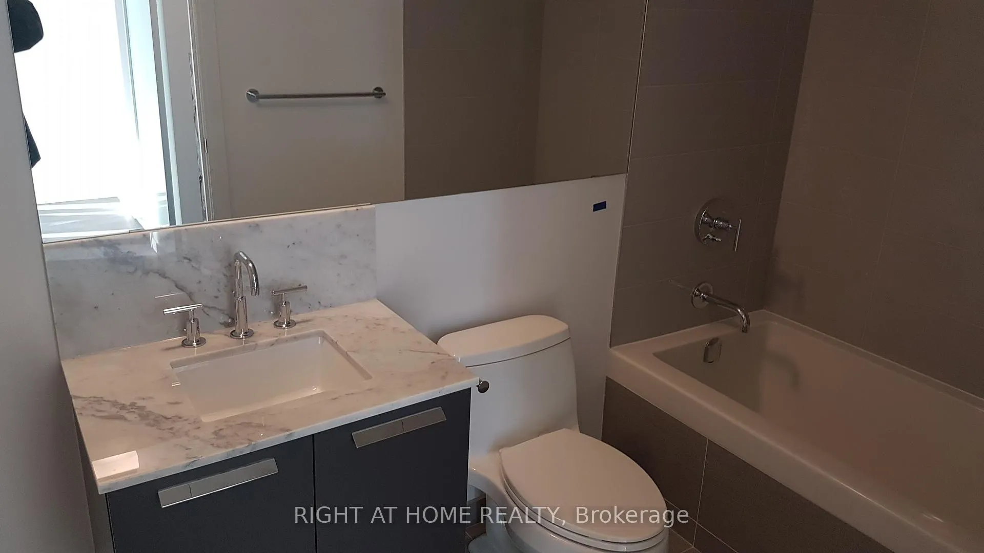 Photo 17 of Unit 3405, 50 Charles Street E, Toronto, Church-Yonge Corridor — HOMEH