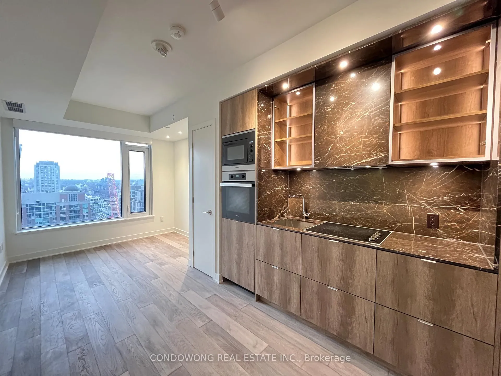 Front of Unit 1914, 11 Yorkville Avenue