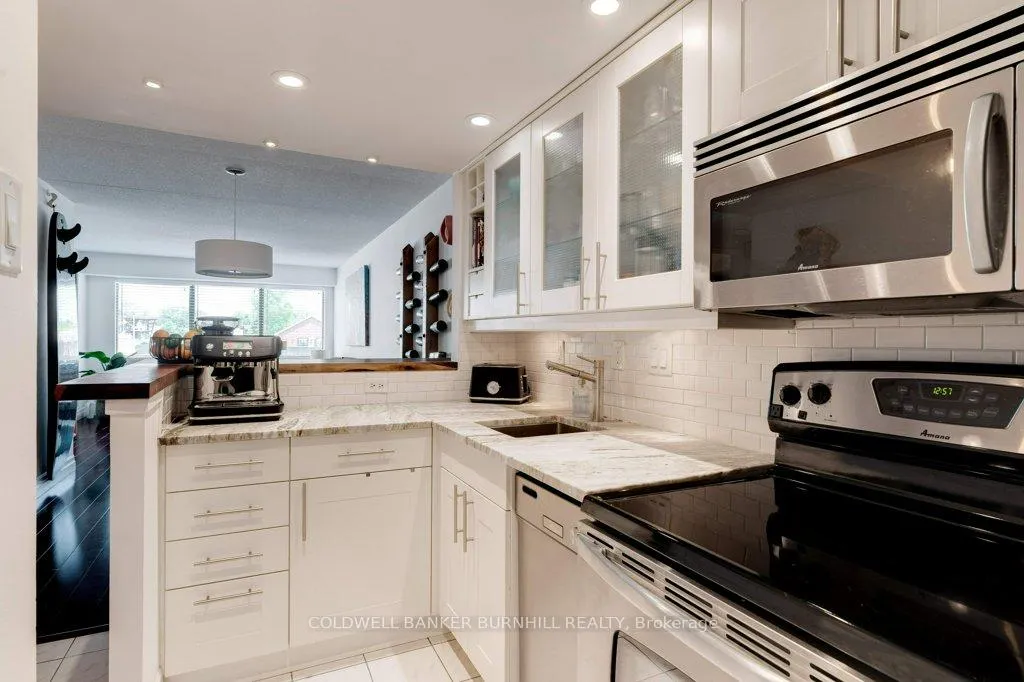 Photo 6 of Unit 214, 100 Bronte Road, Oakville, Bronte — HOMEH