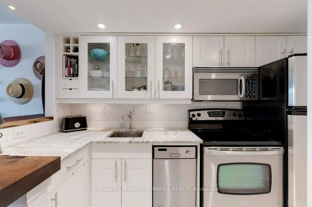 Photo 7 of Unit 214, 100 Bronte Road, Oakville, Bronte — HOMEH