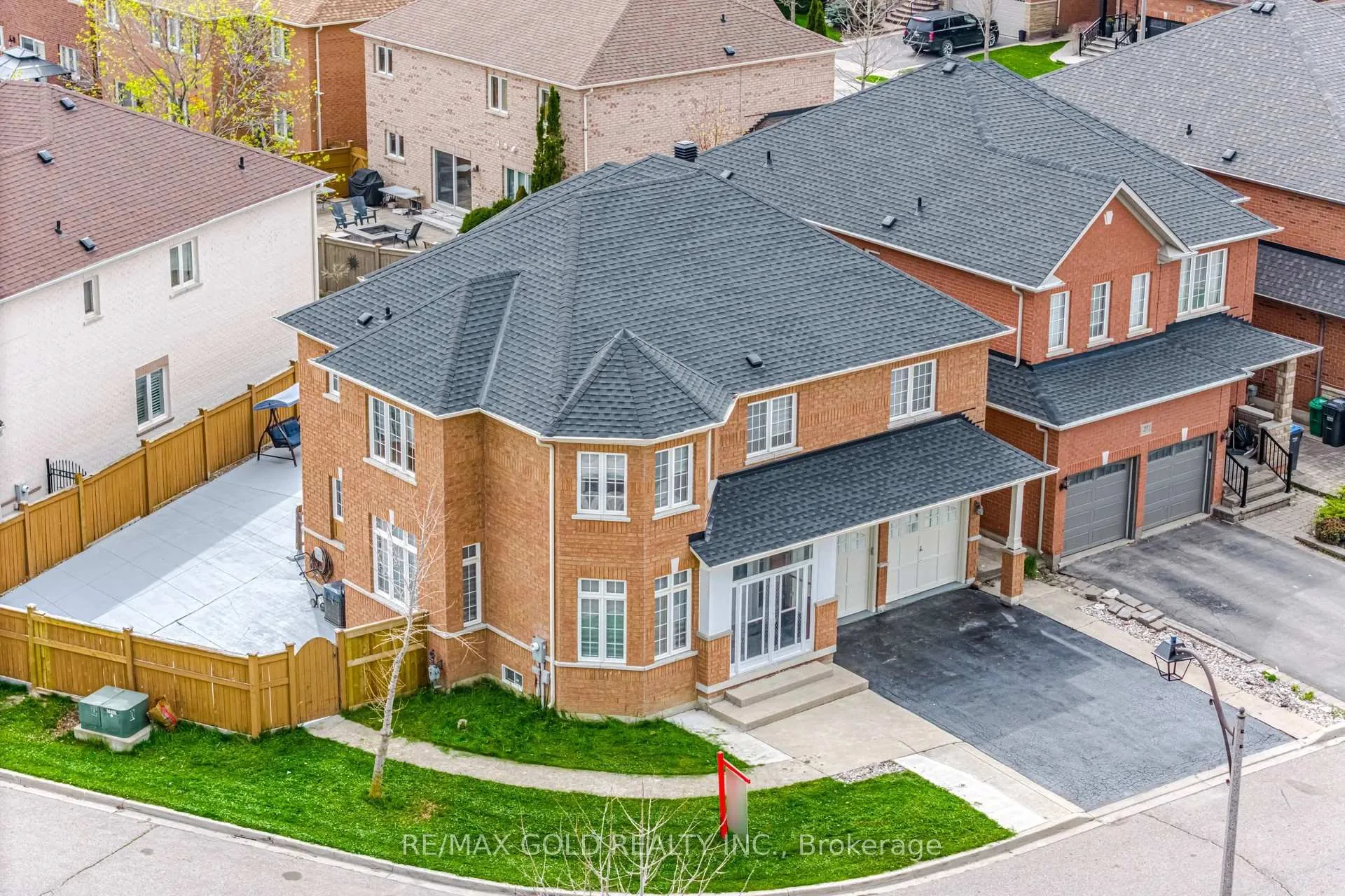 Photo 1 of 29 Laurentide Crescent, Brampton, Vales of Castlemore North — HOMEH