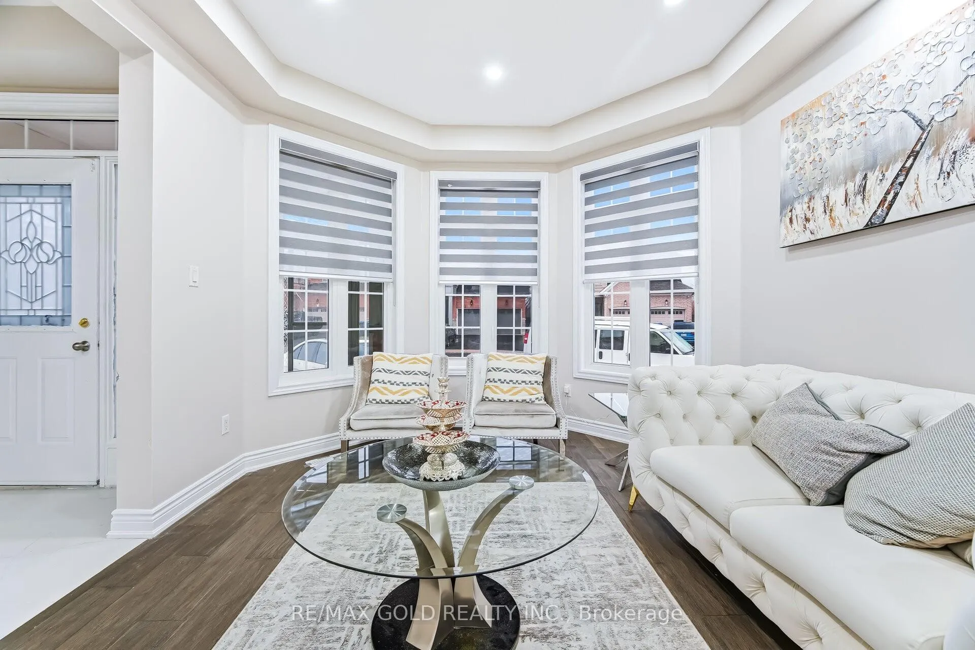 Photo 3 of 29 Laurentide Crescent, Brampton, Vales of Castlemore North — HOMEH
