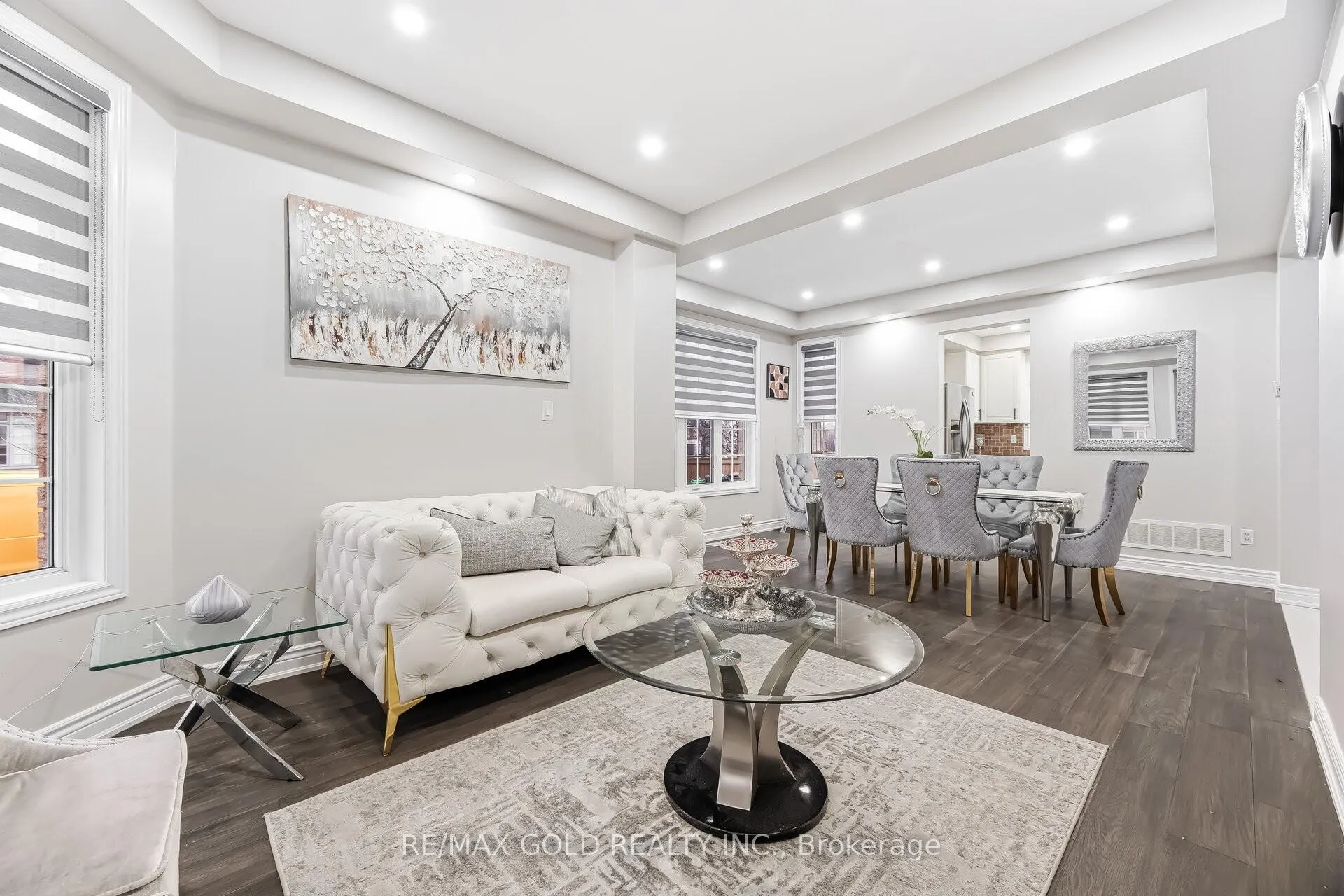Photo 4 of 29 Laurentide Crescent, Brampton, Vales of Castlemore North — HOMEH