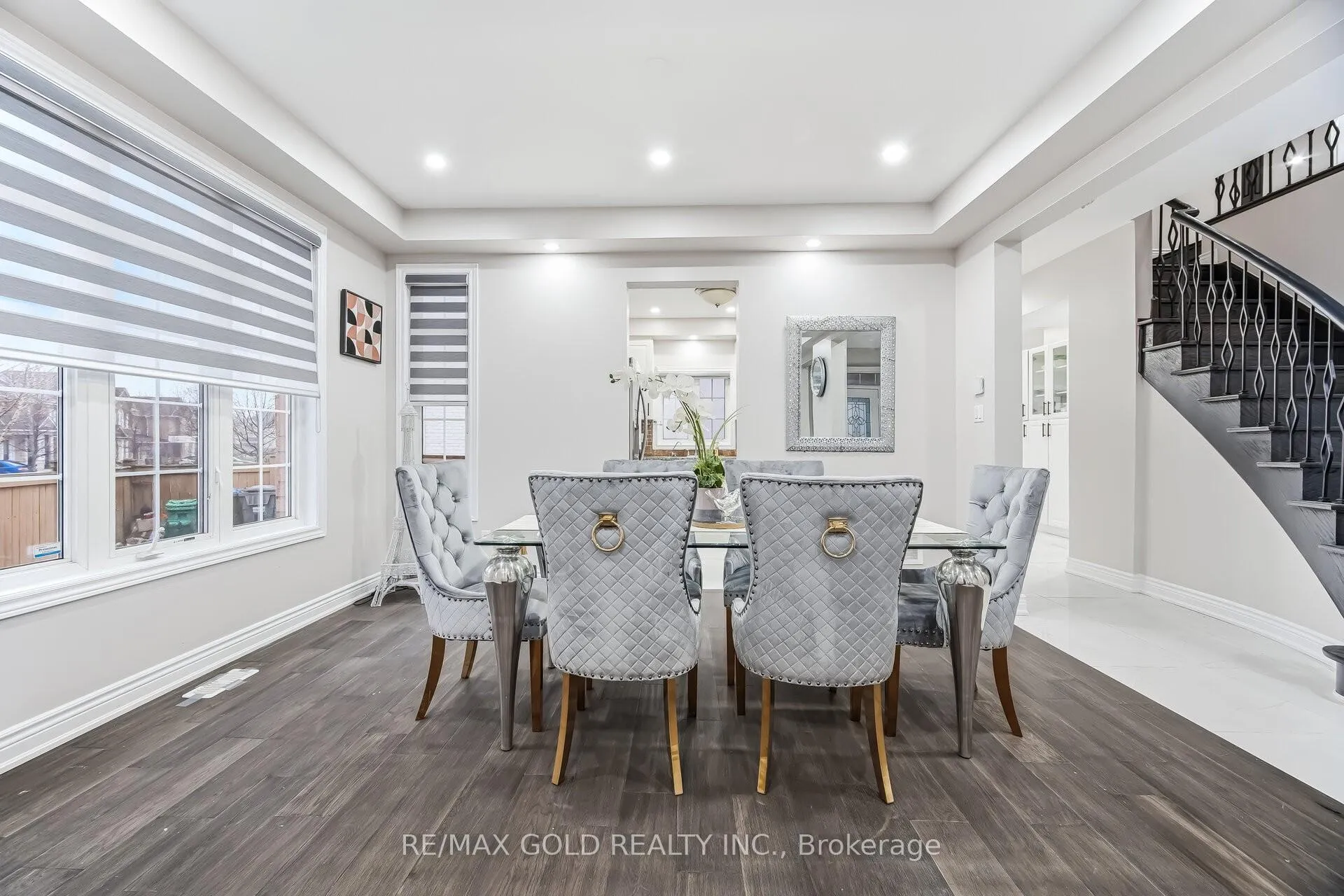 Photo 6 of 29 Laurentide Crescent, Brampton, Vales of Castlemore North — HOMEH