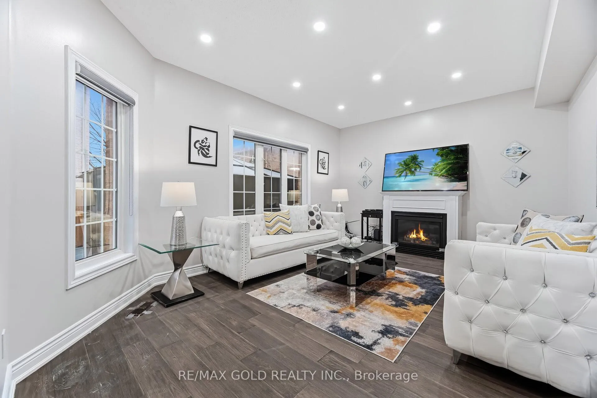 Photo 10 of 29 Laurentide Crescent, Brampton, Vales of Castlemore North — HOMEH