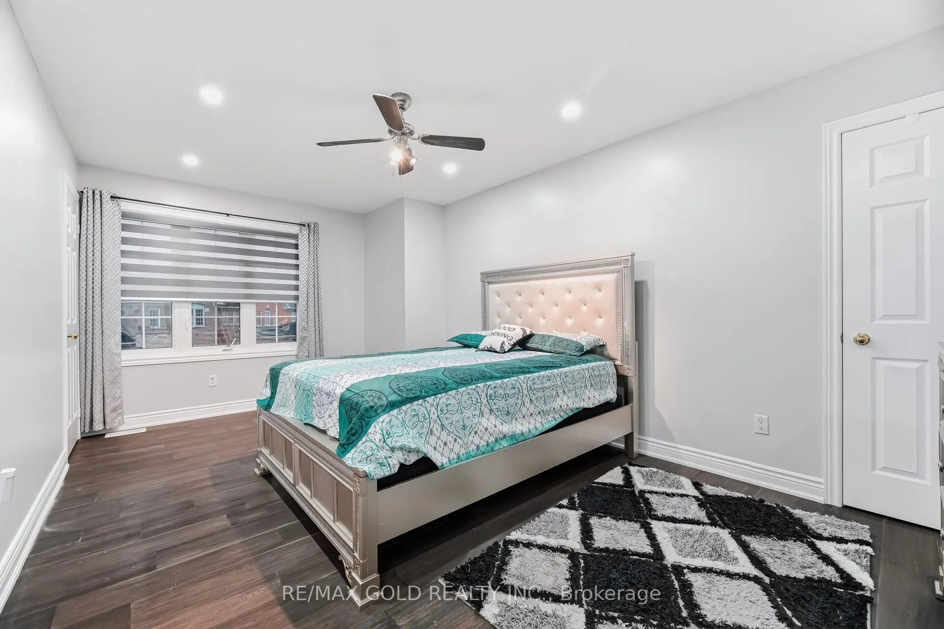 Photo 18 of 29 Laurentide Crescent, Brampton, Vales of Castlemore North — HOMEH
