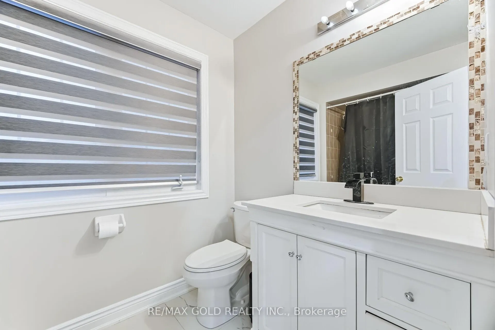 Photo 20 of 29 Laurentide Crescent, Brampton, Vales of Castlemore North — HOMEH