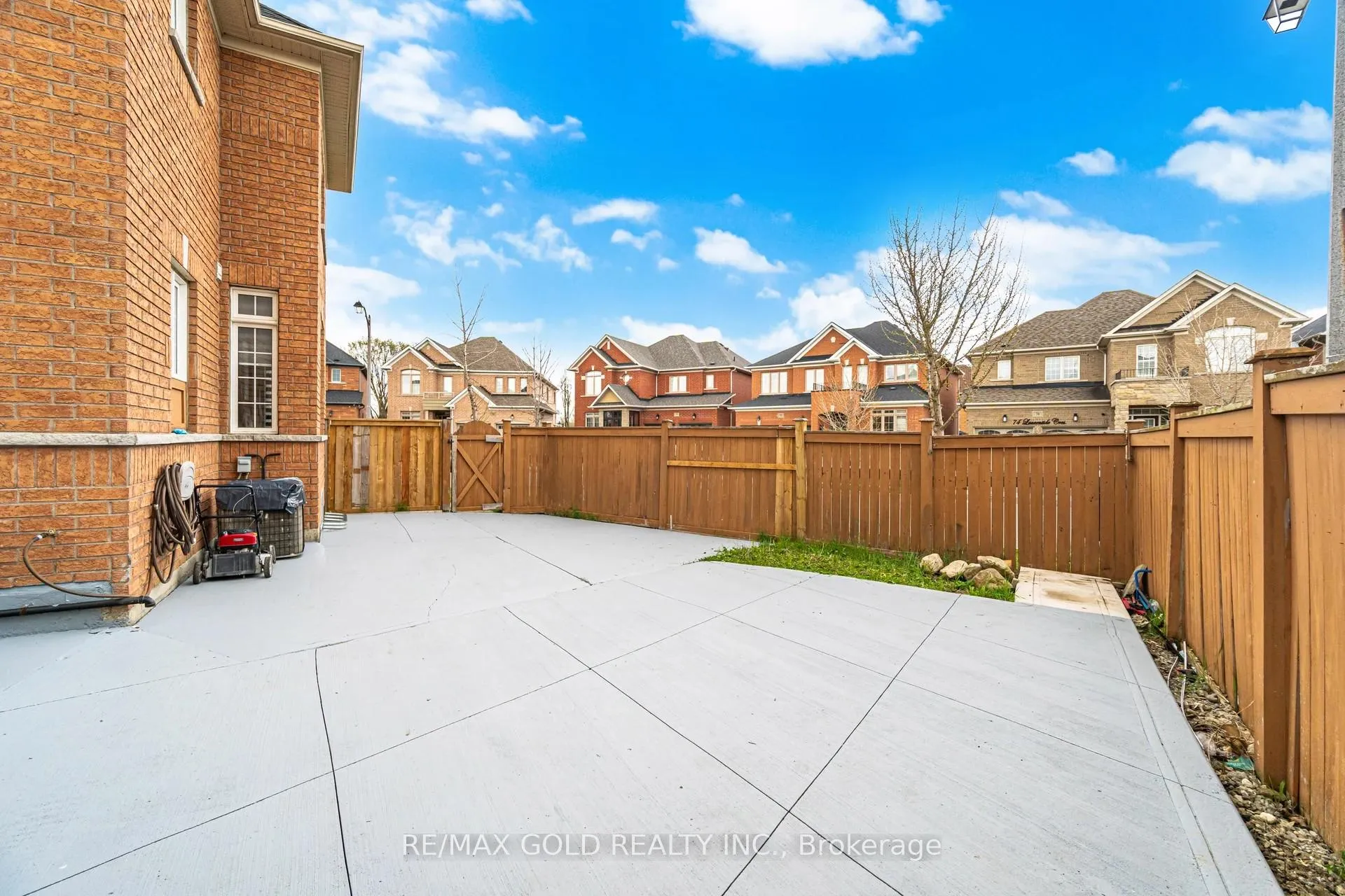 Photo 24 of 29 Laurentide Crescent, Brampton, Vales of Castlemore North — HOMEH