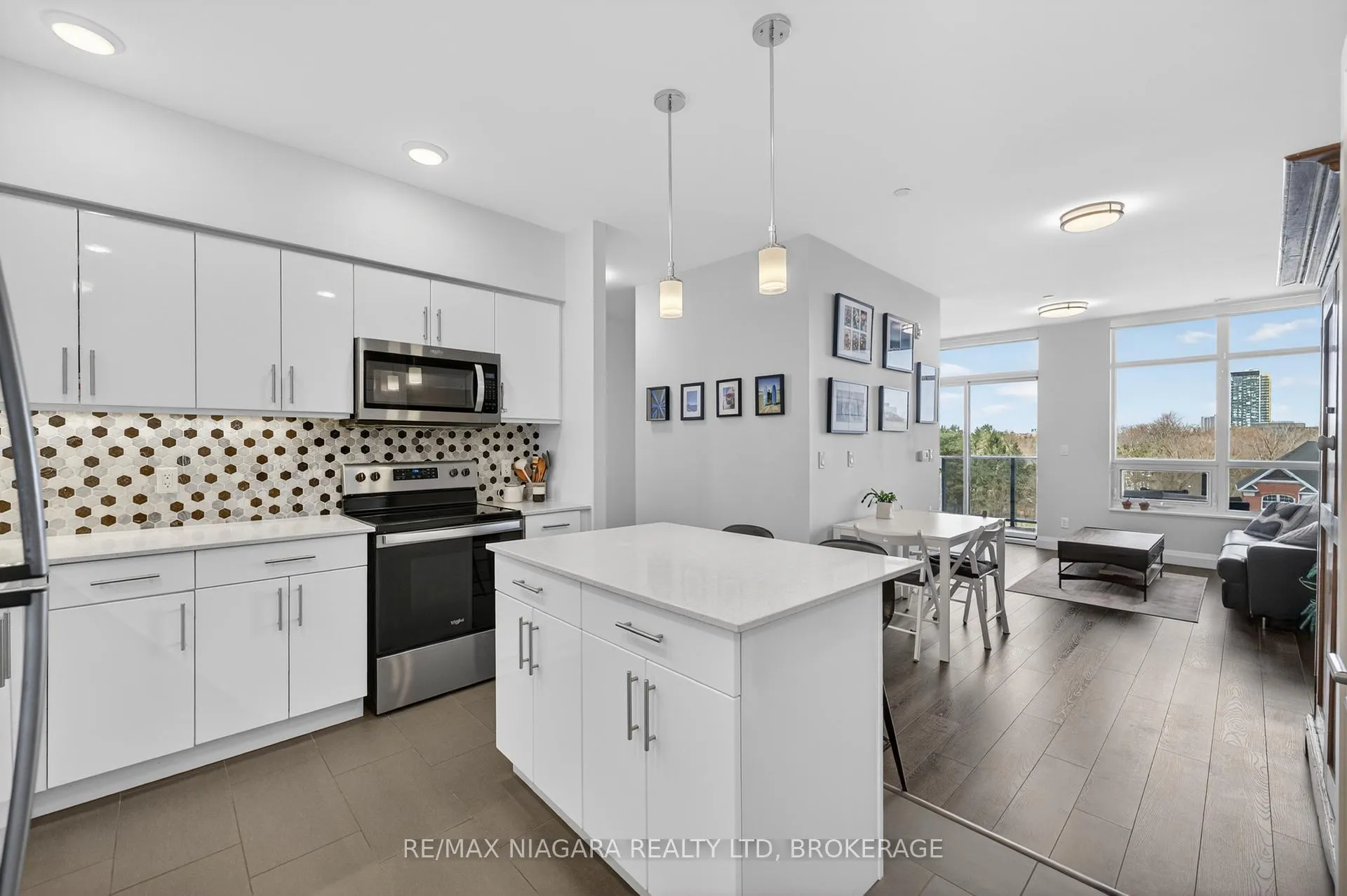 Photo 6 of Unit 403, 399 Queen Street S, Kitchener — HOMEH
