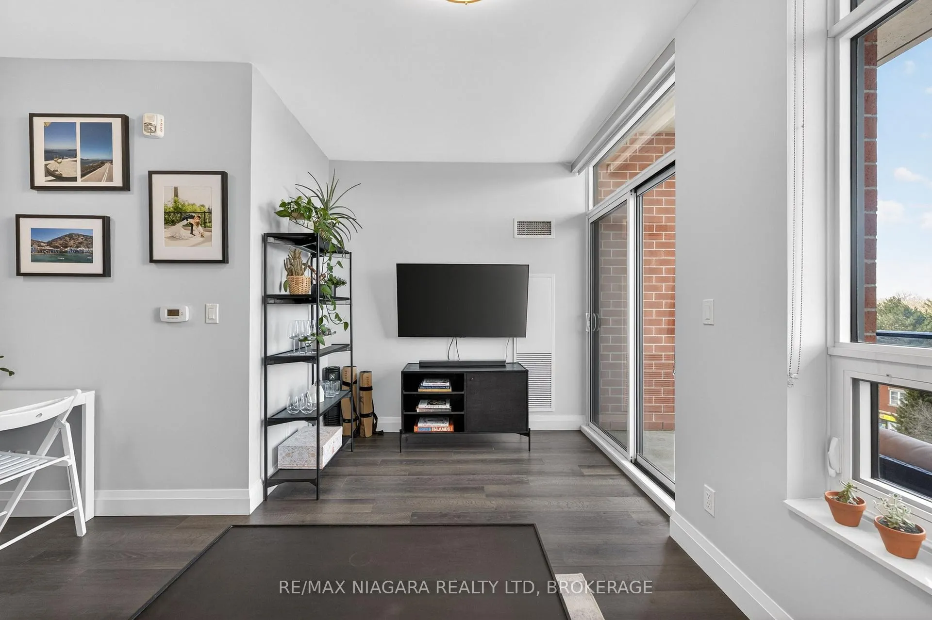 Photo 17 of Unit 403, 399 Queen Street S, Kitchener — HOMEH