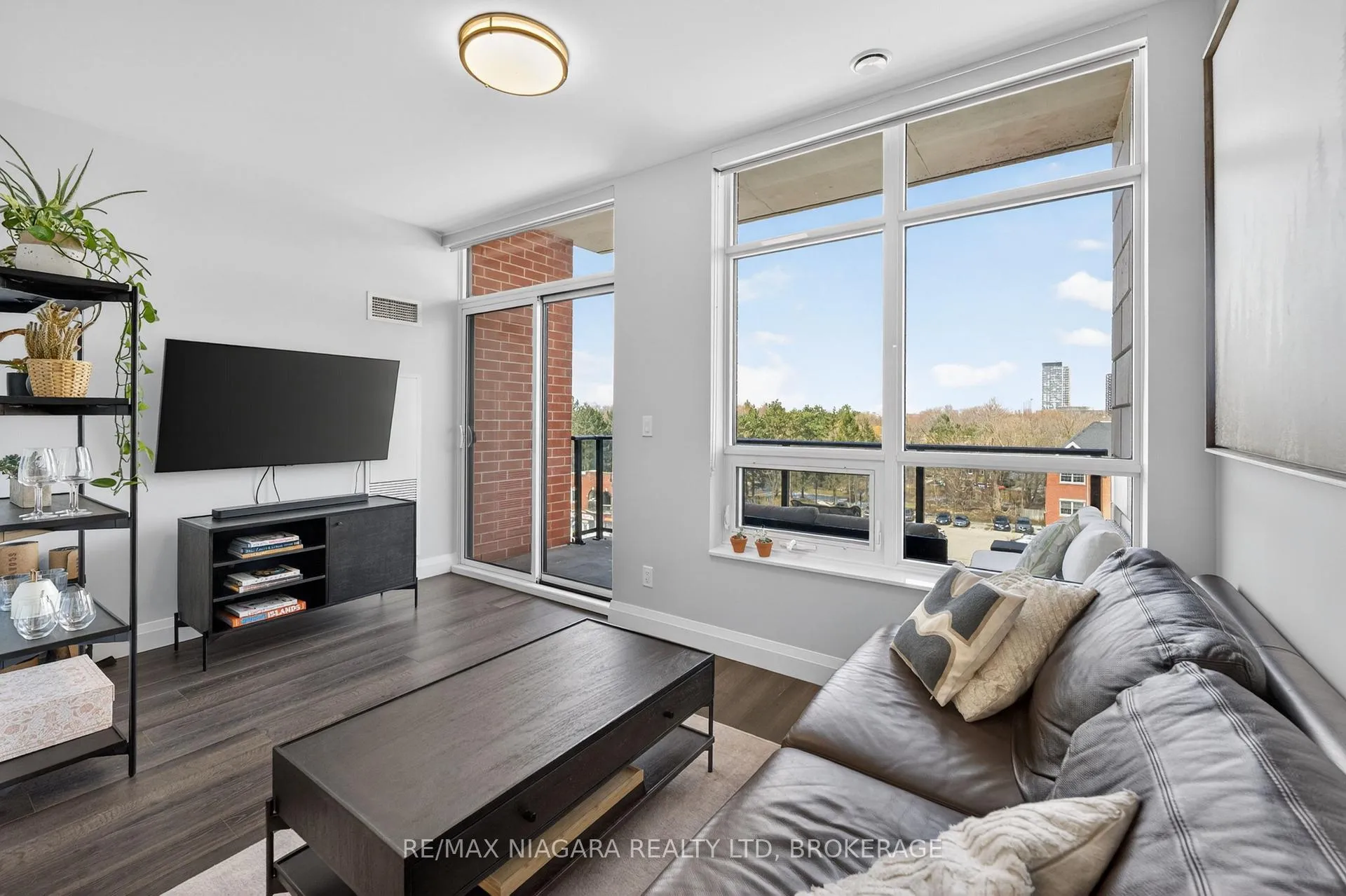 Photo 18 of Unit 403, 399 Queen Street S, Kitchener — HOMEH