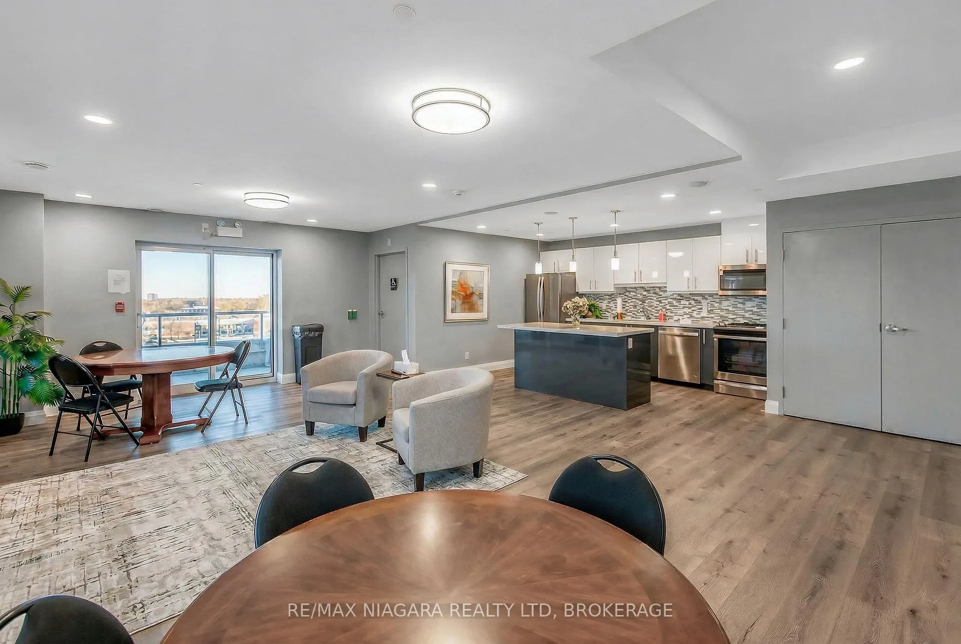Photo 40 of Unit 403, 399 Queen Street S, Kitchener — HOMEH