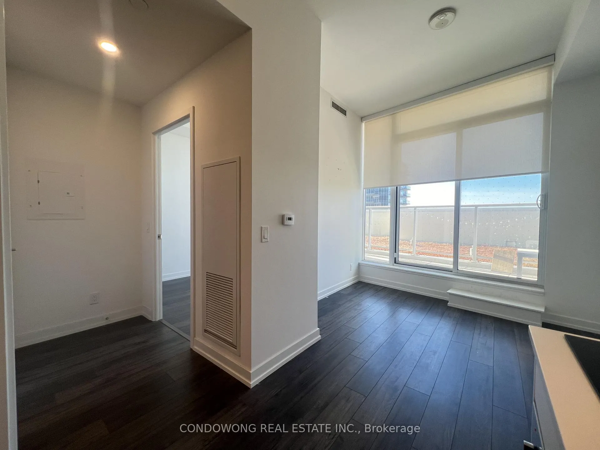 Photo 4 of Unit 1111, 33 Helendale Avenue, Toronto, Yonge-Eglinton — HOMEH