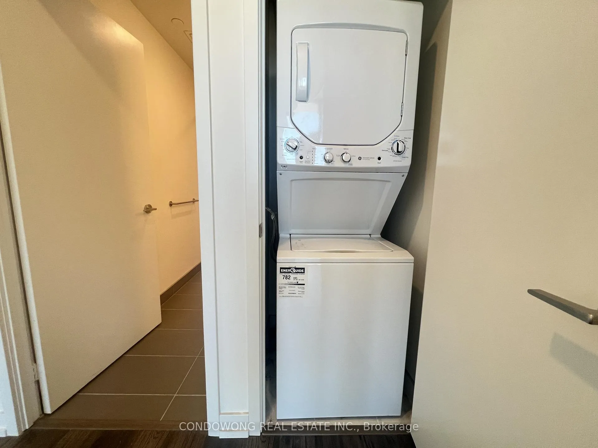 Photo 9 of Unit 1111, 33 Helendale Avenue, Toronto, Yonge-Eglinton — HOMEH