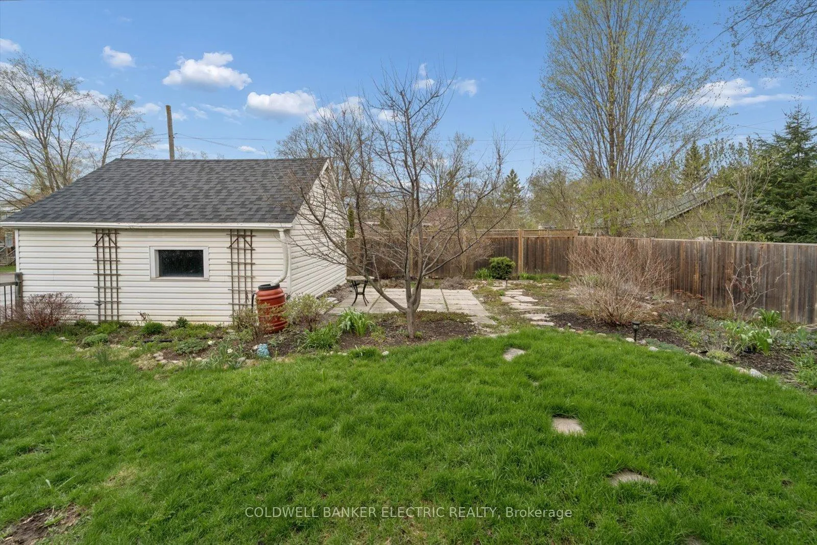 Photo 5 of 252 Aberdeen Avenue, Peterborough, Northcrest Ward 5 — HOMEH