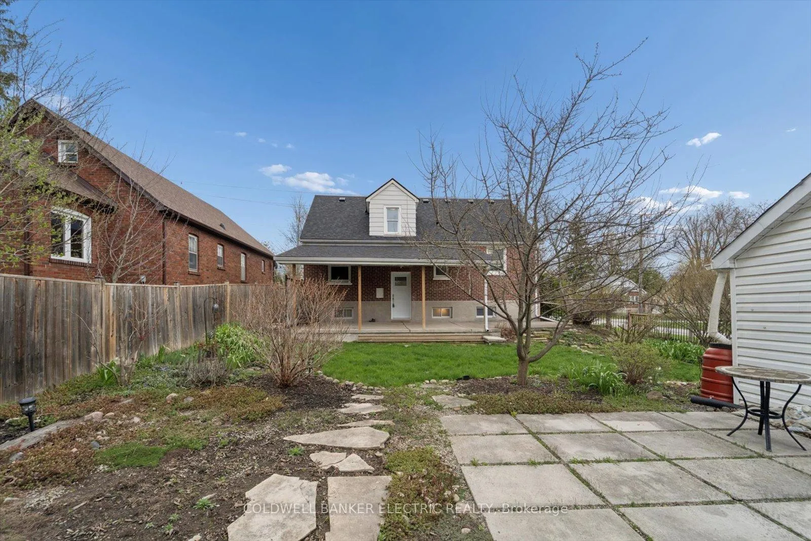 Photo 9 of 252 Aberdeen Avenue, Peterborough, Northcrest Ward 5 — HOMEH