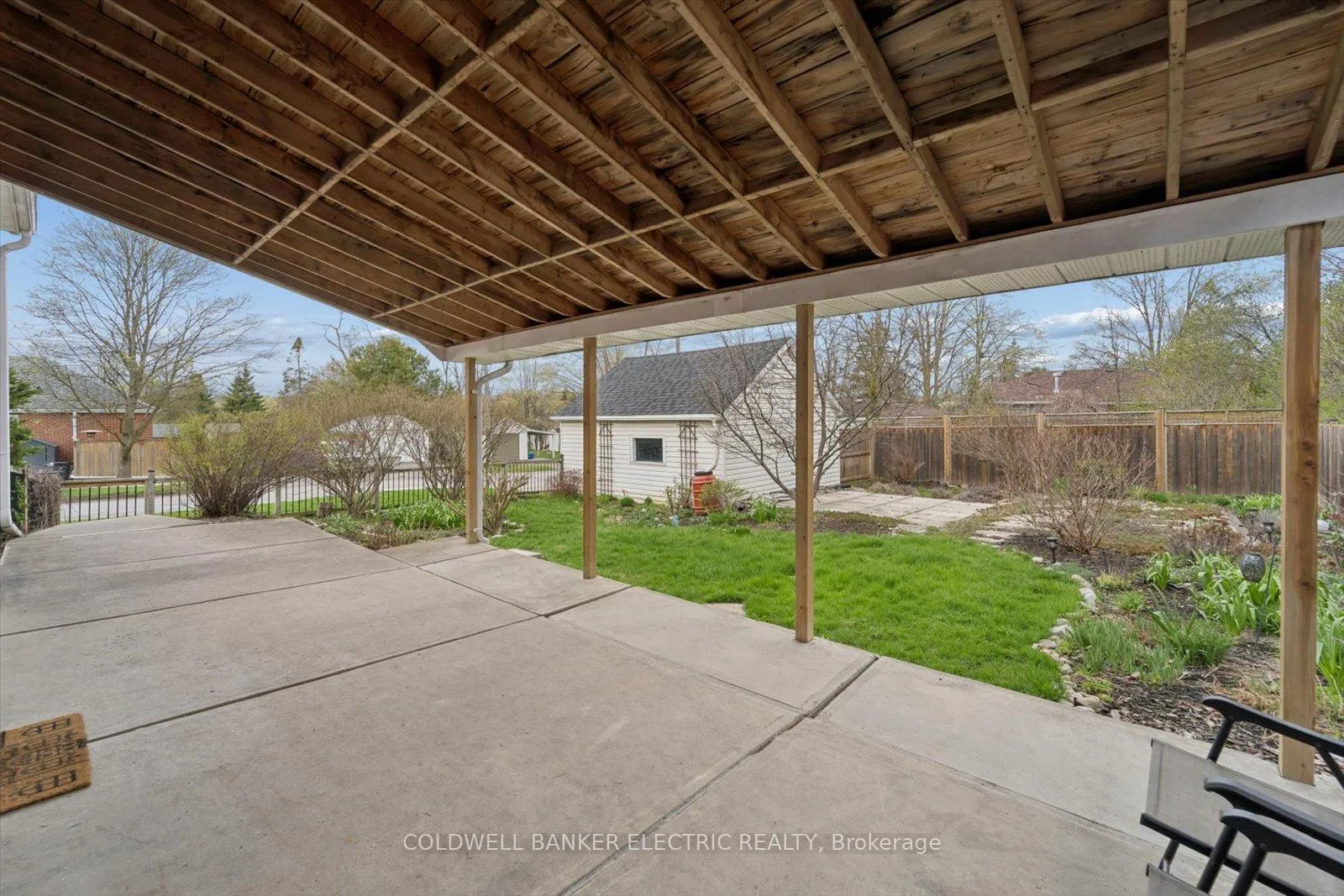 Photo 10 of 252 Aberdeen Avenue, Peterborough, Northcrest Ward 5 — HOMEH