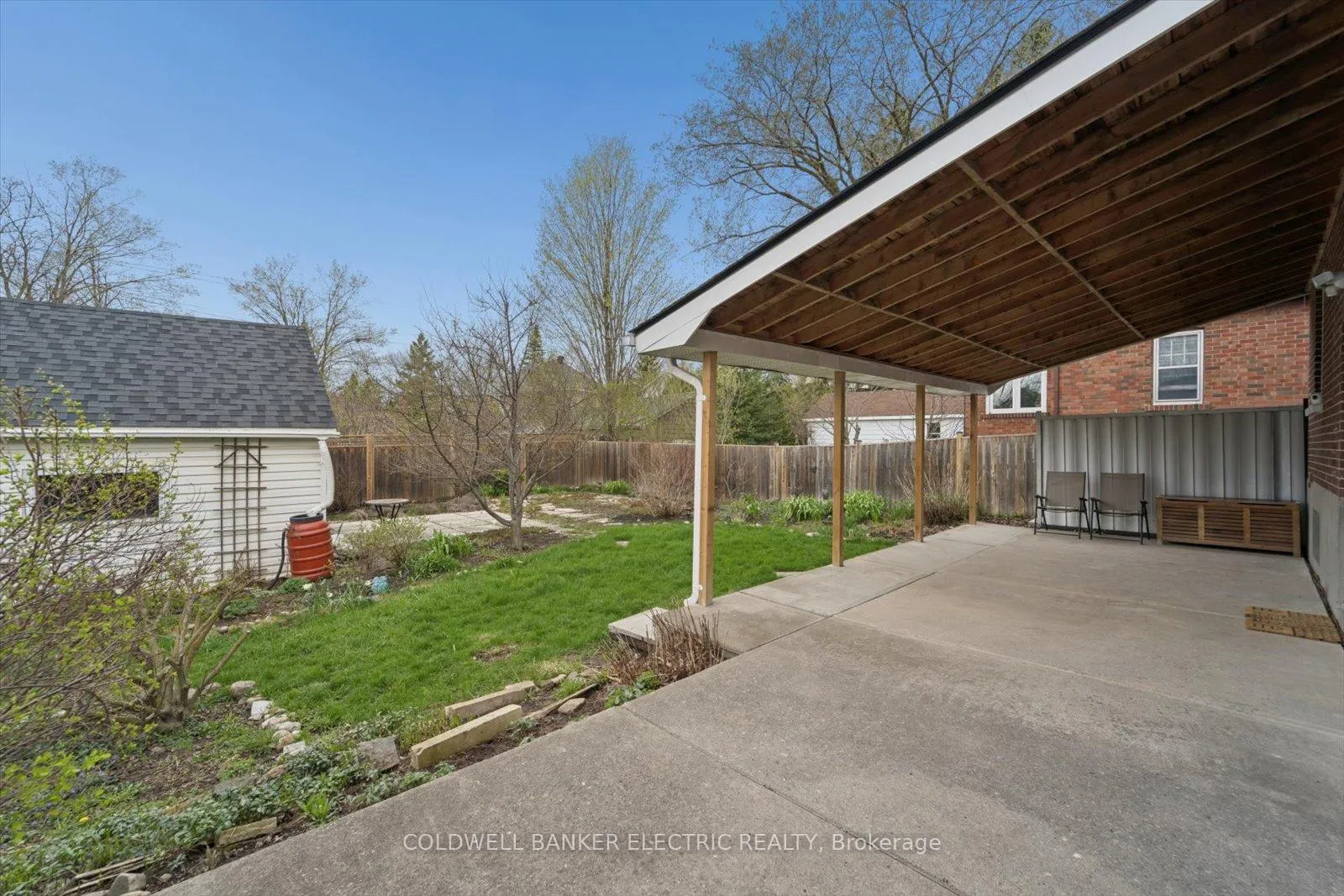 Photo 11 of 252 Aberdeen Avenue, Peterborough, Northcrest Ward 5 — HOMEH