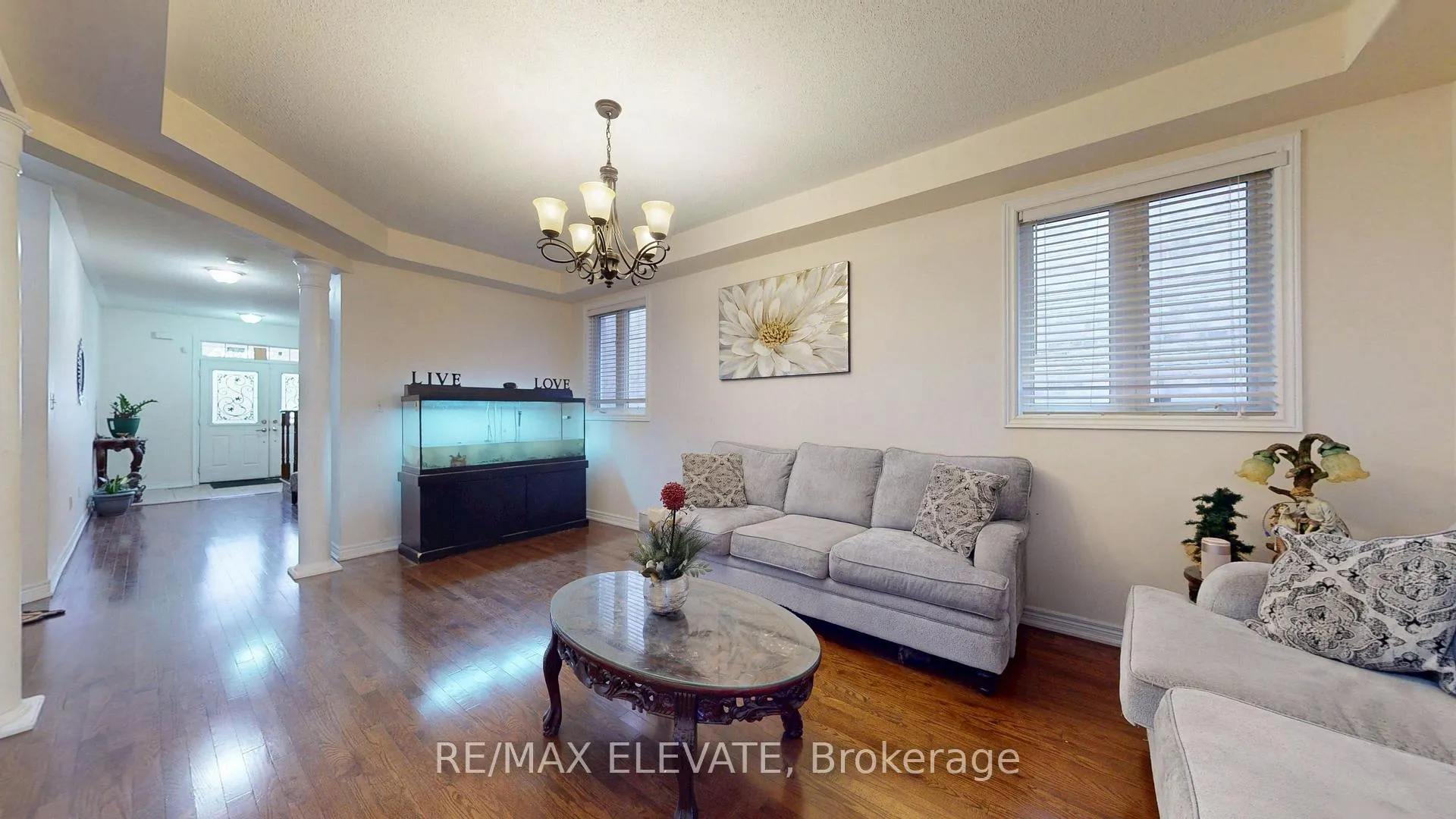 Photo 8 of 45 Castle Oaks Cross, Brampton, Bram East — HOMEH
