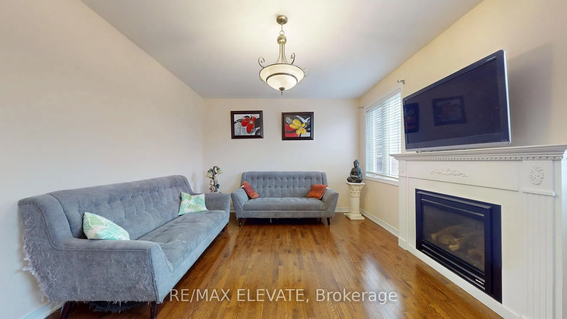 Photo 10 of 45 Castle Oaks Cross, Brampton, Bram East — HOMEH