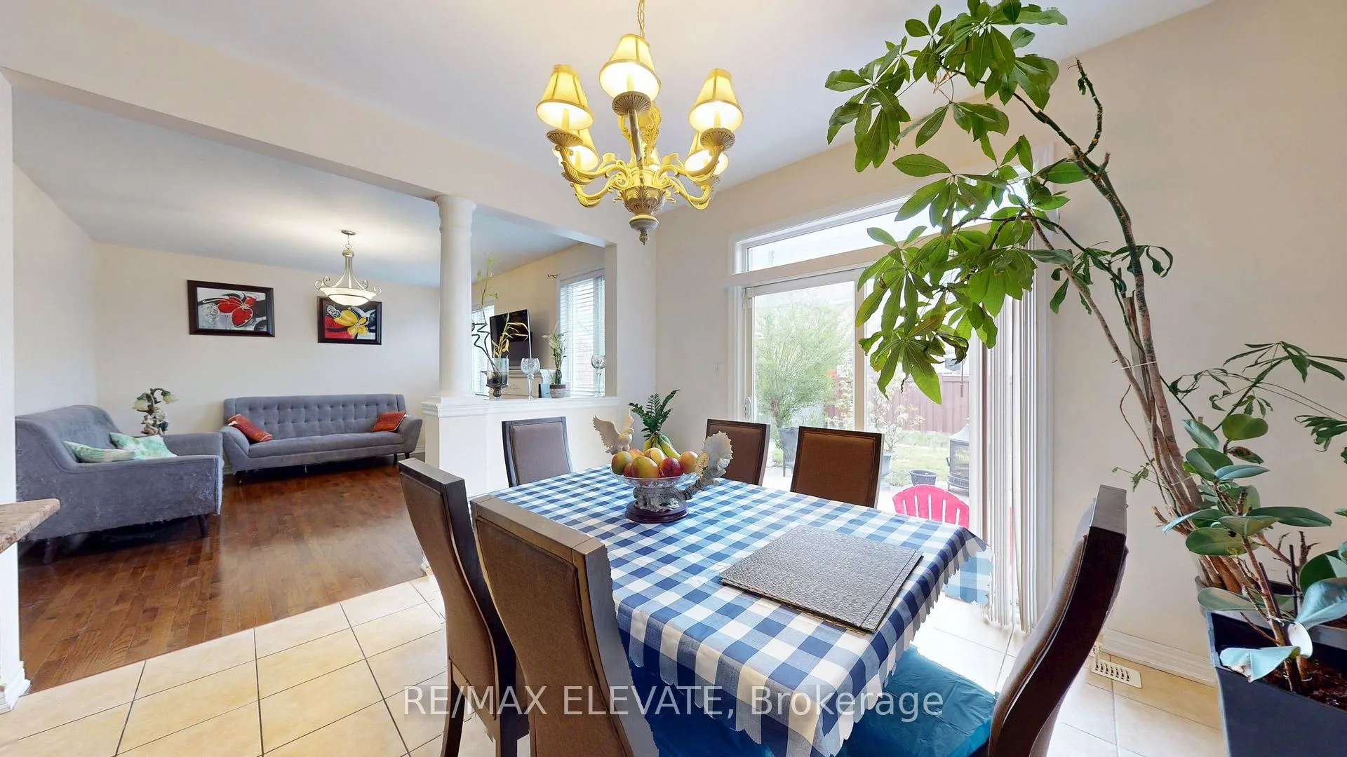 Photo 13 of 45 Castle Oaks Cross, Brampton, Bram East — HOMEH