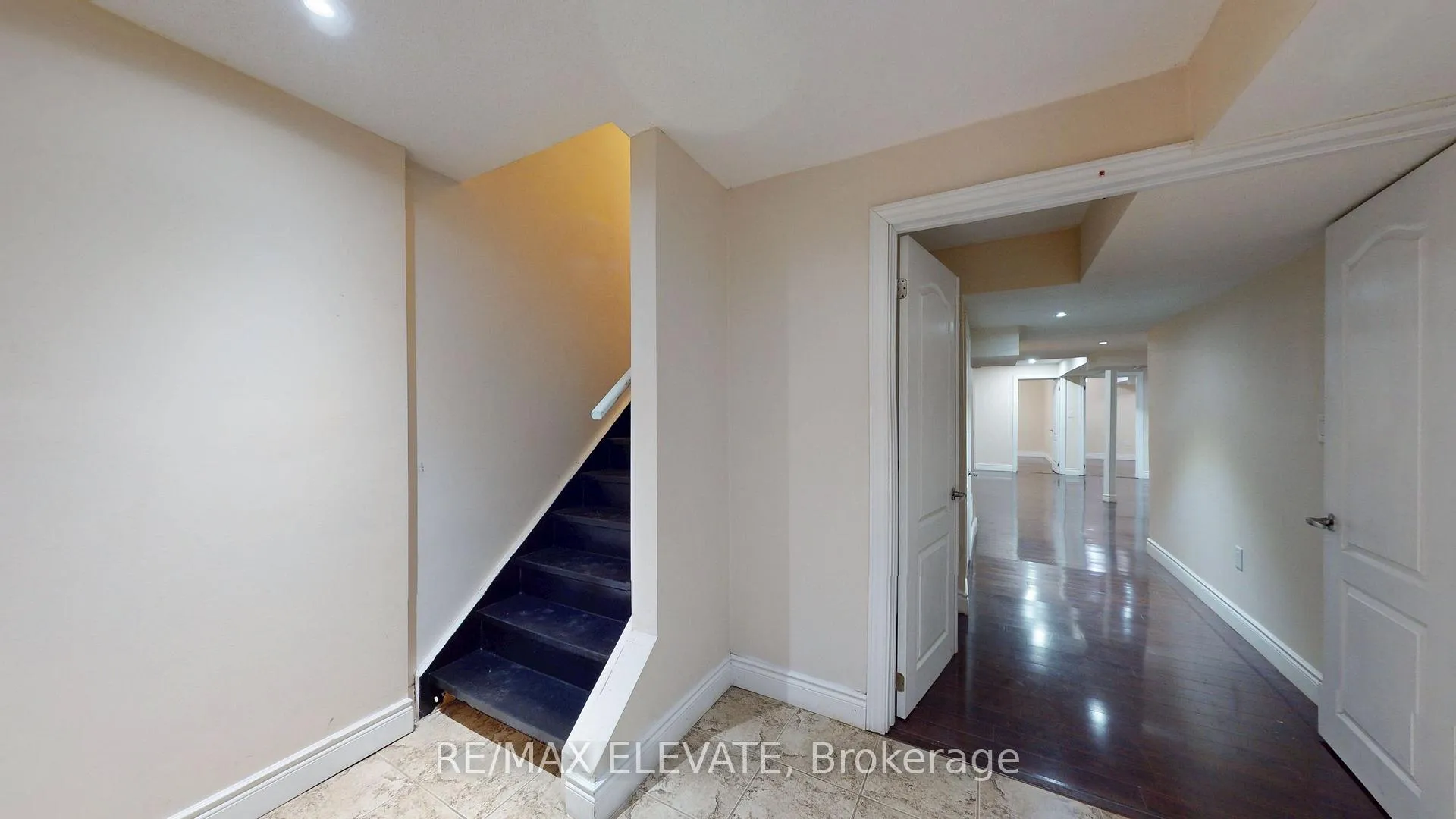 Photo 36 of 45 Castle Oaks Cross, Brampton, Bram East — HOMEH