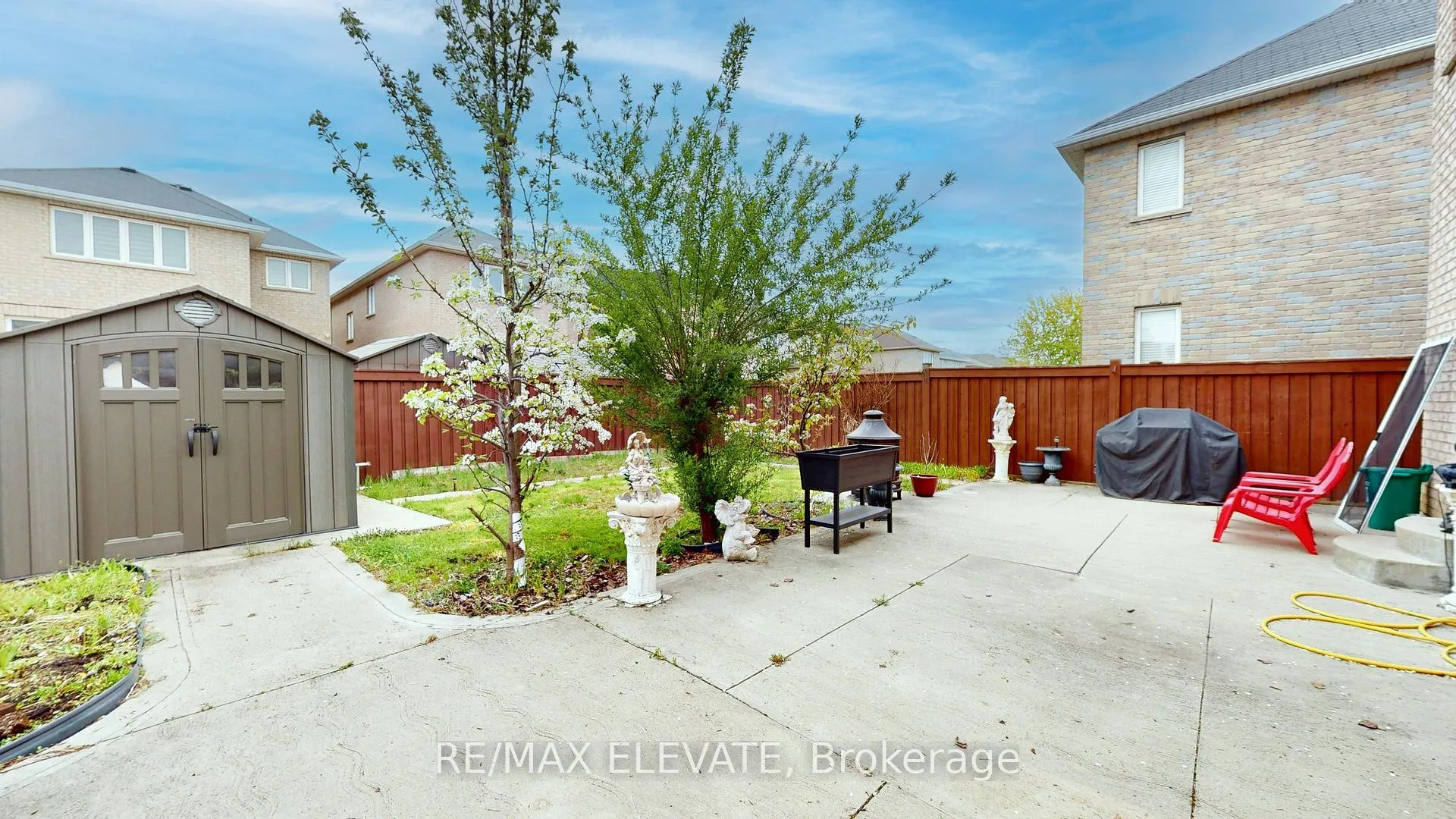 Photo 48 of 45 Castle Oaks Cross, Brampton, Bram East — HOMEH