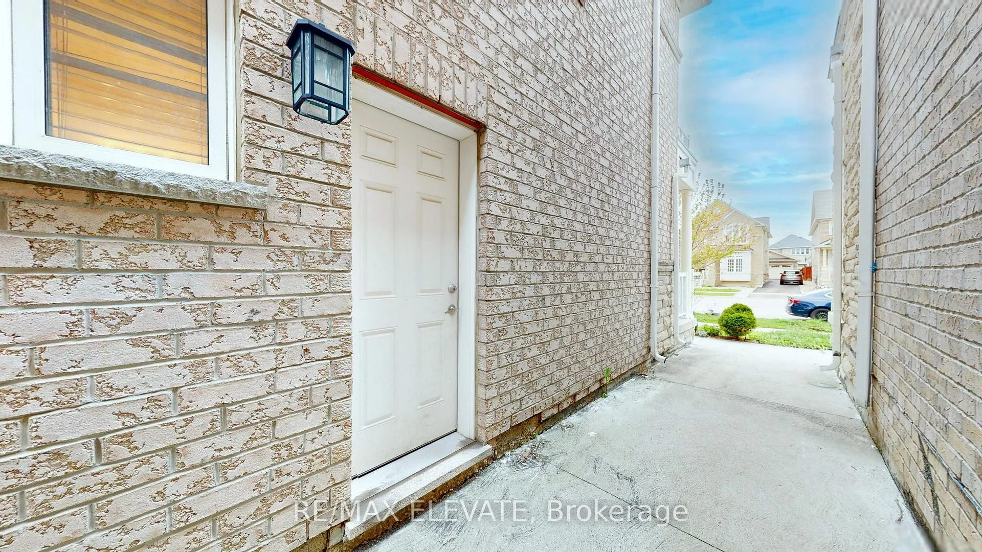Photo 50 of 45 Castle Oaks Cross, Brampton, Bram East — HOMEH