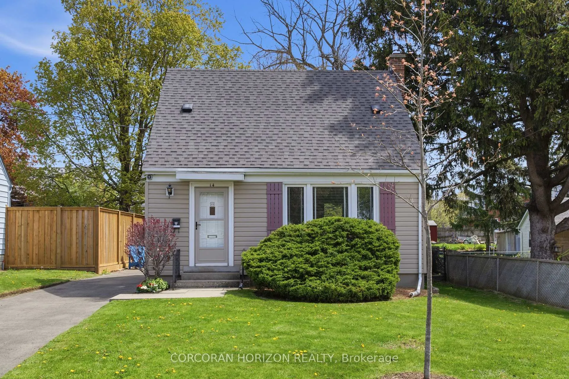 Photo 1 of 14 Lorne Crescent, Kitchener — HOMEH