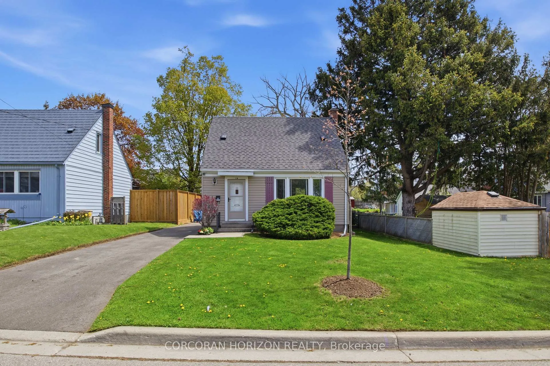 Photo 2 of 14 Lorne Crescent, Kitchener — HOMEH