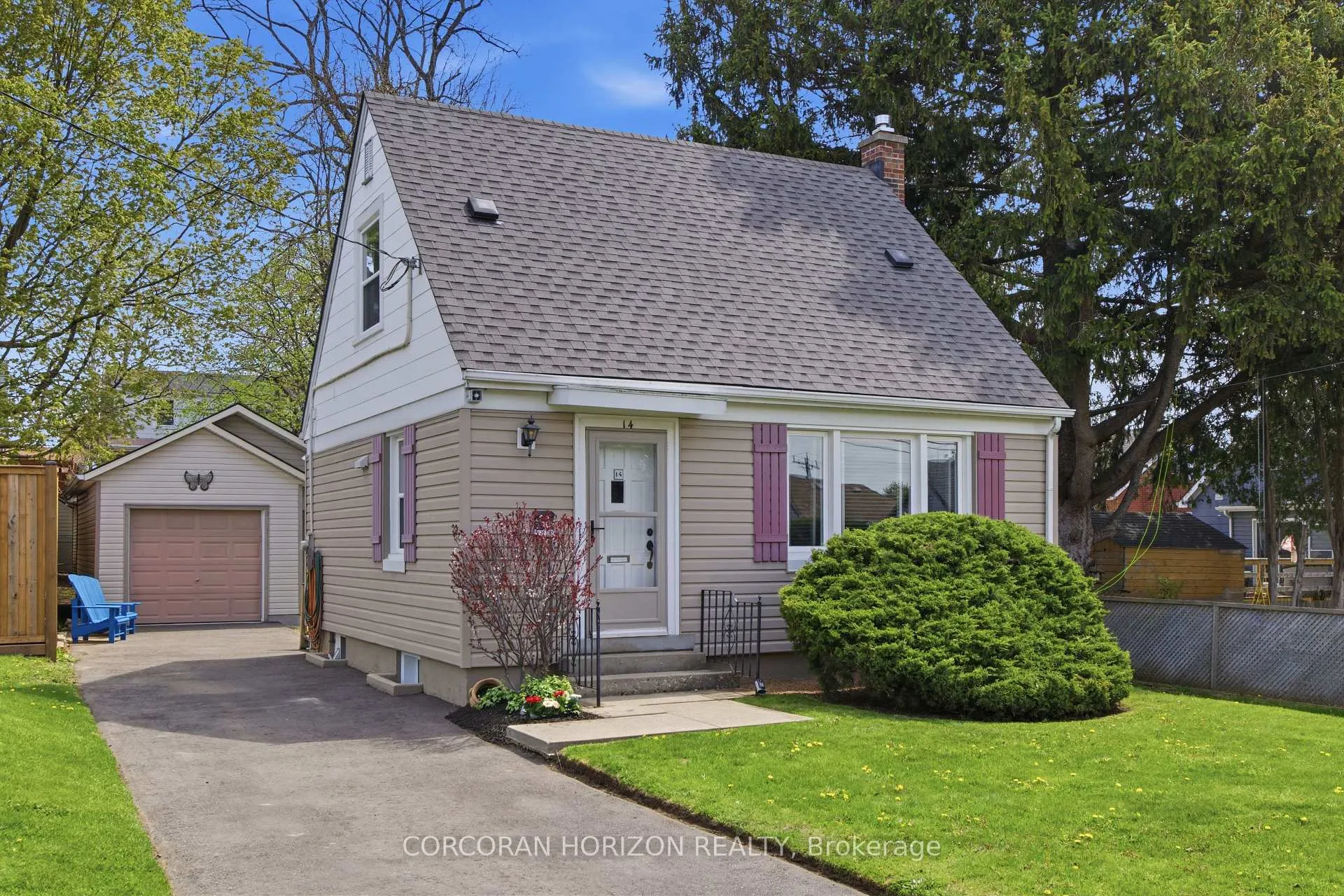 Photo 3 of 14 Lorne Crescent, Kitchener — HOMEH