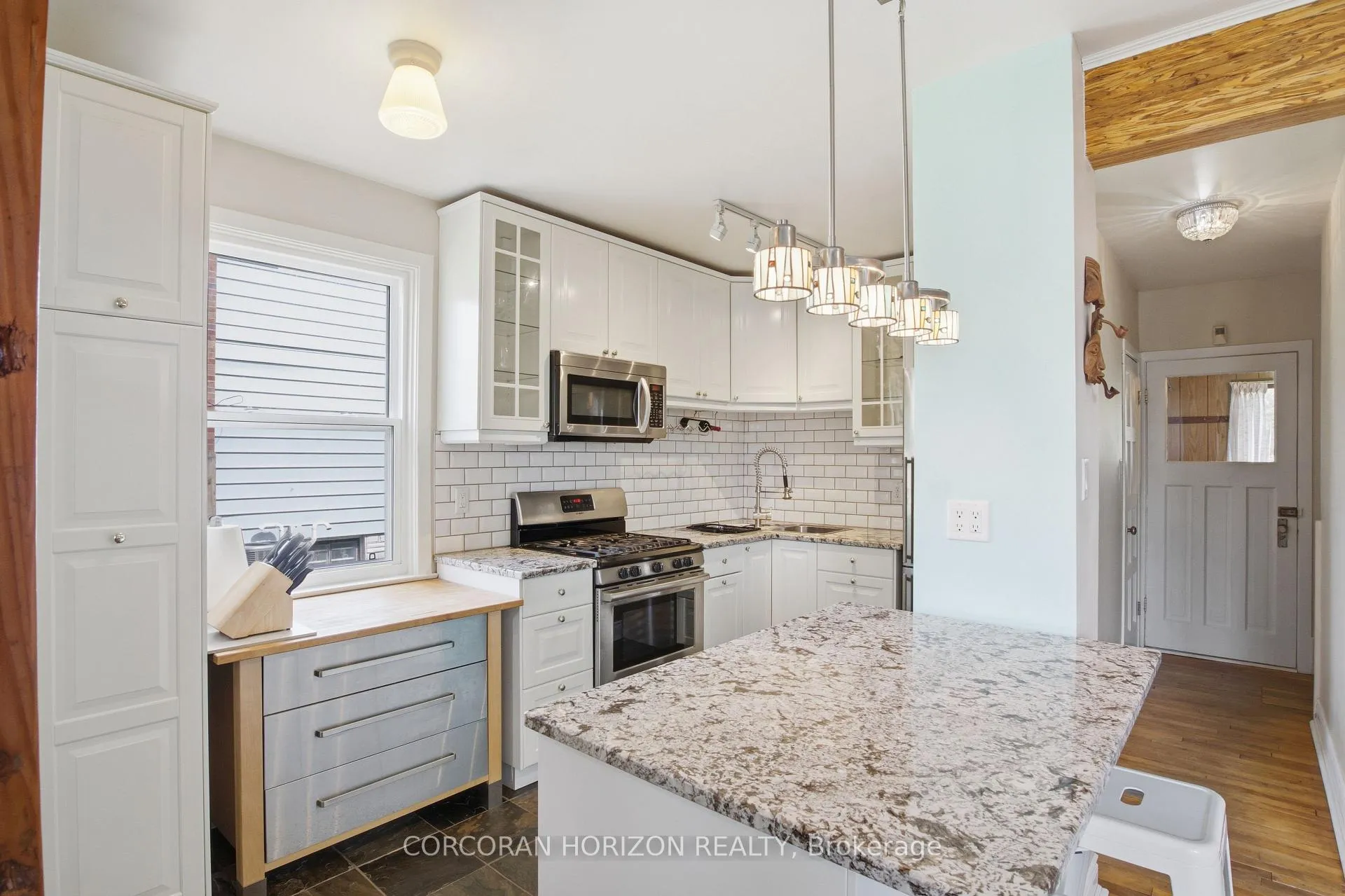 Photo 9 of 14 Lorne Crescent, Kitchener — HOMEH